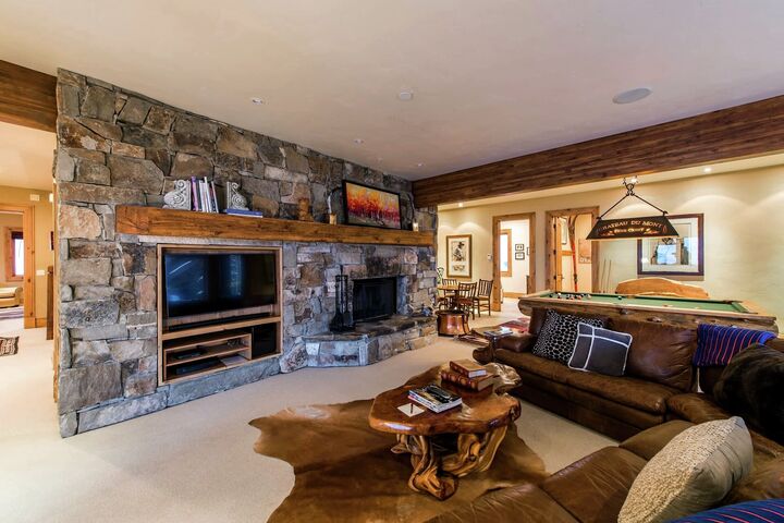 7 Bdrm 6.5 Bath HT - Rec Room