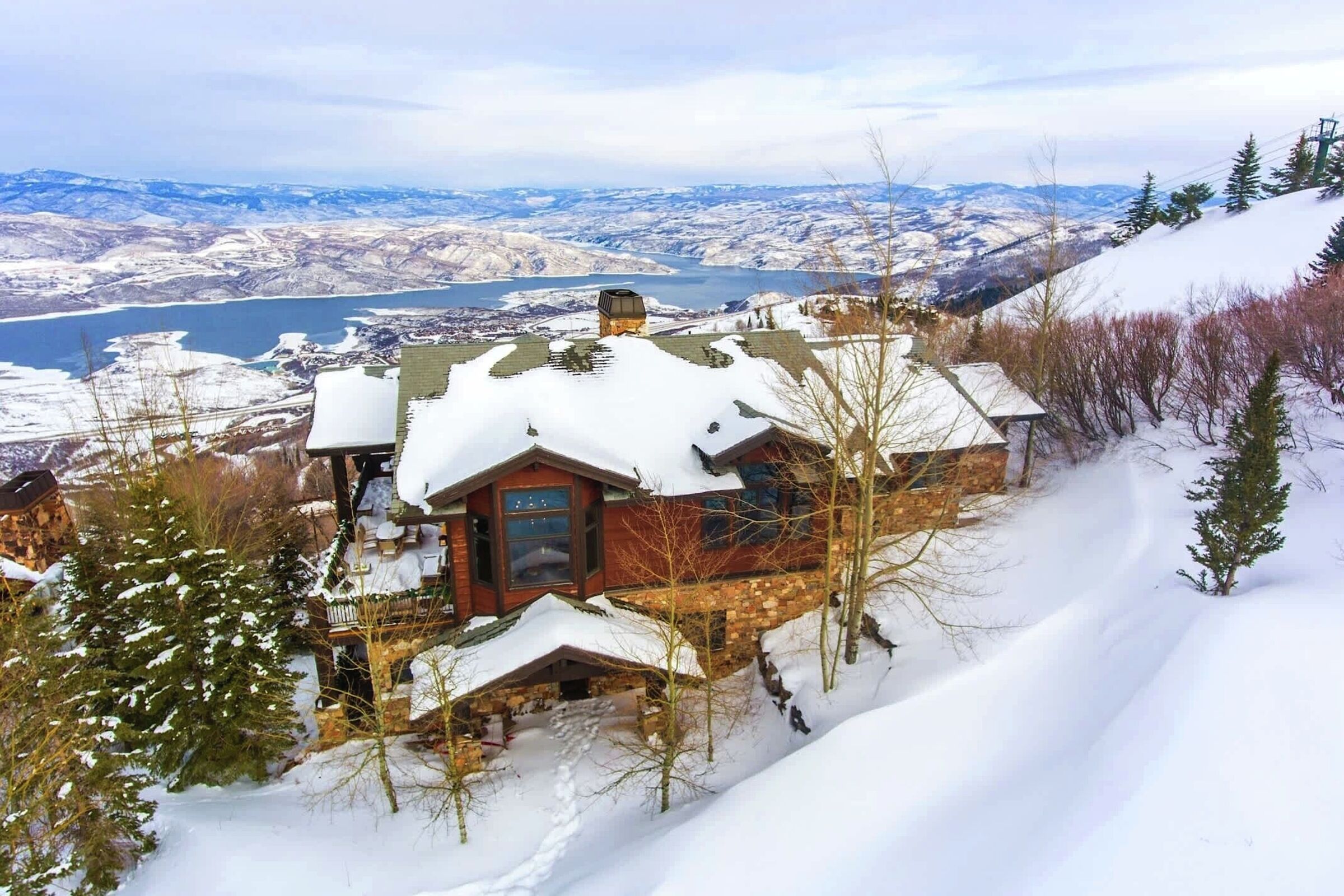 Majestic Ski Chalet Exterior - Winter