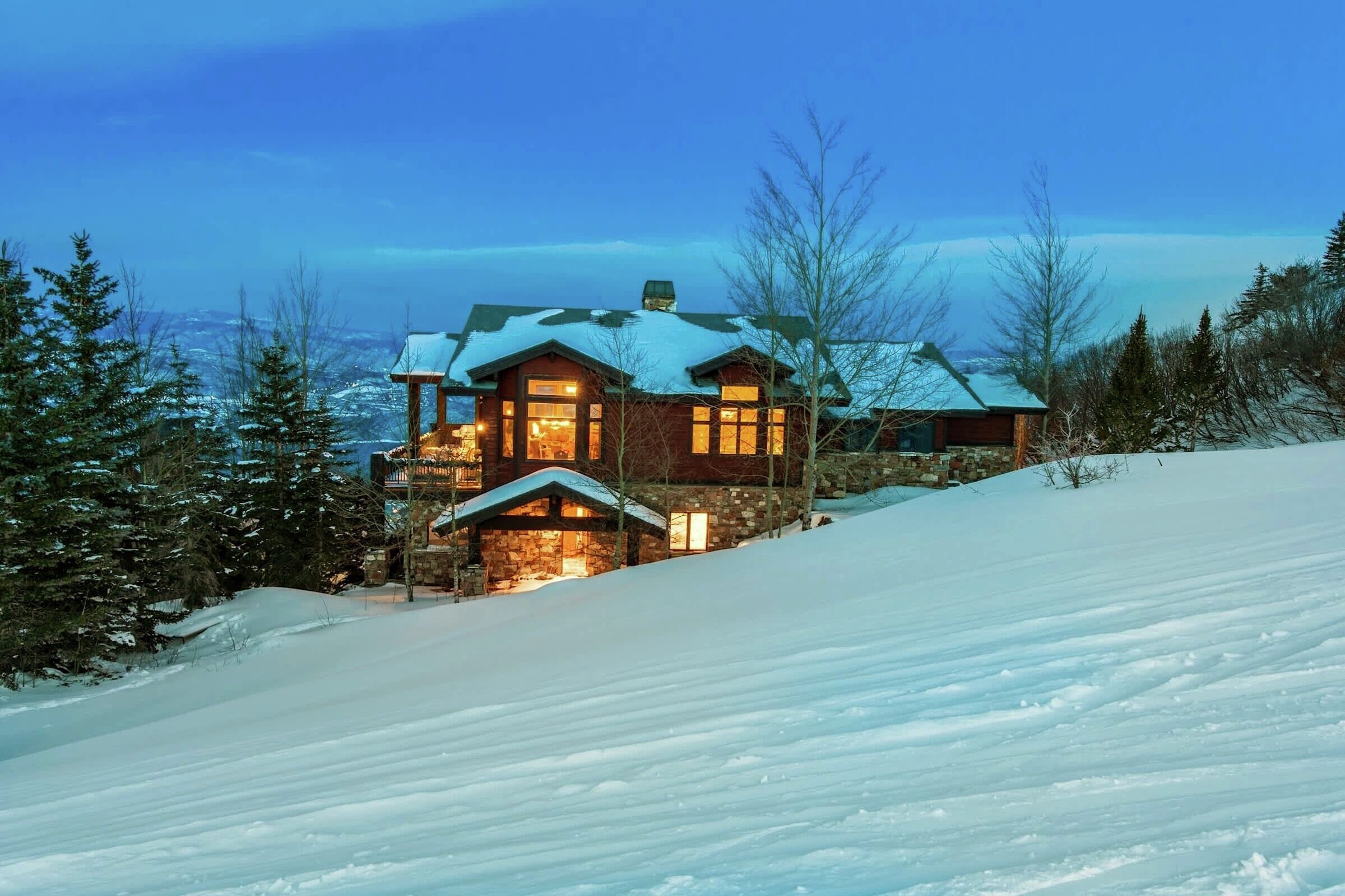 Majestic Ski Chalet Exterior - Winter
