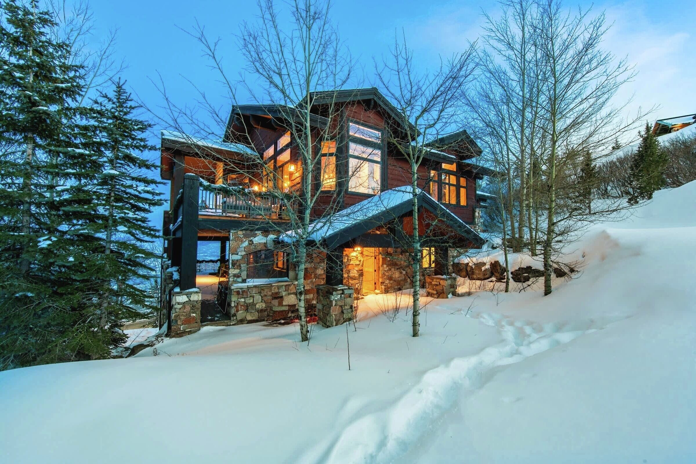 Majestic Ski Chalet Exterior - Winter