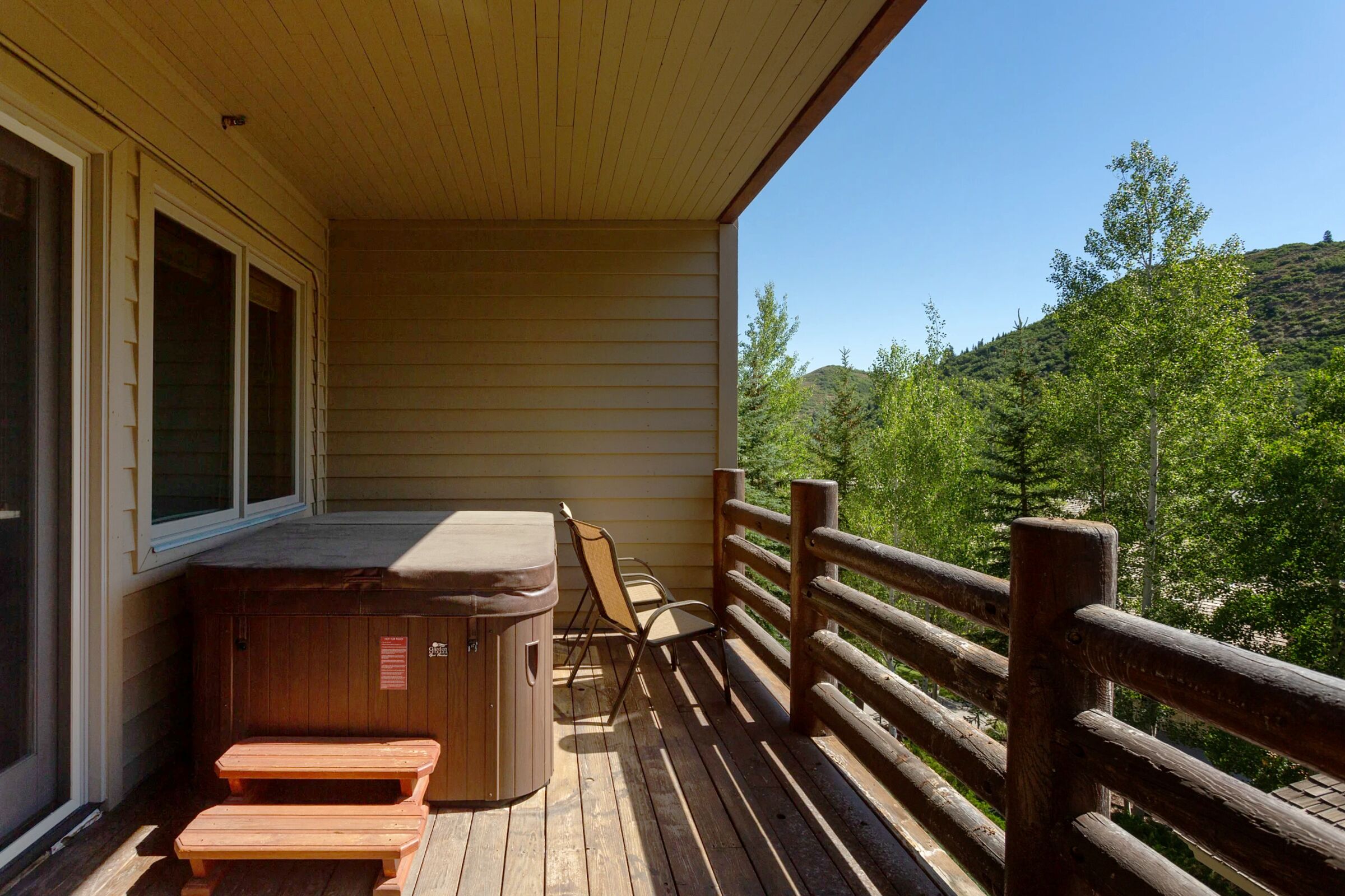 Balcony with Hot Tub