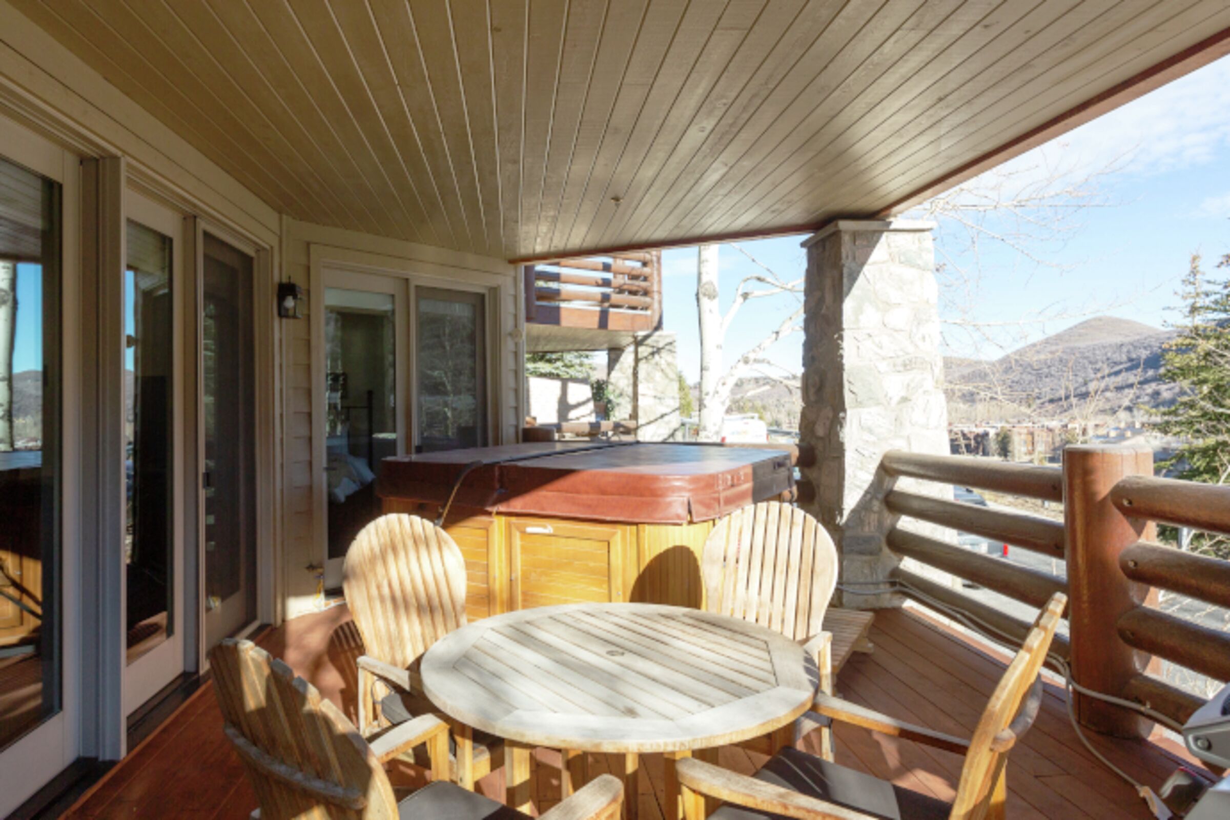 Balcony with Hot Tub
