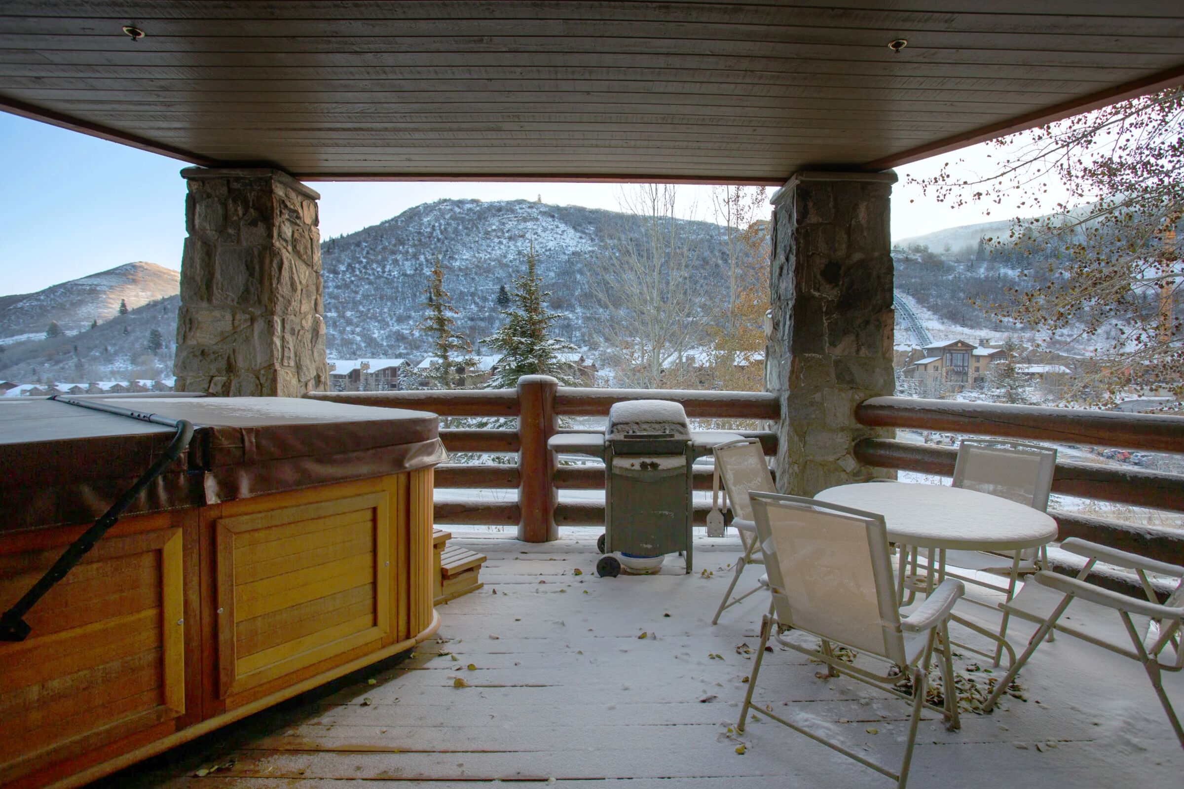 Balcony with Hot Tub