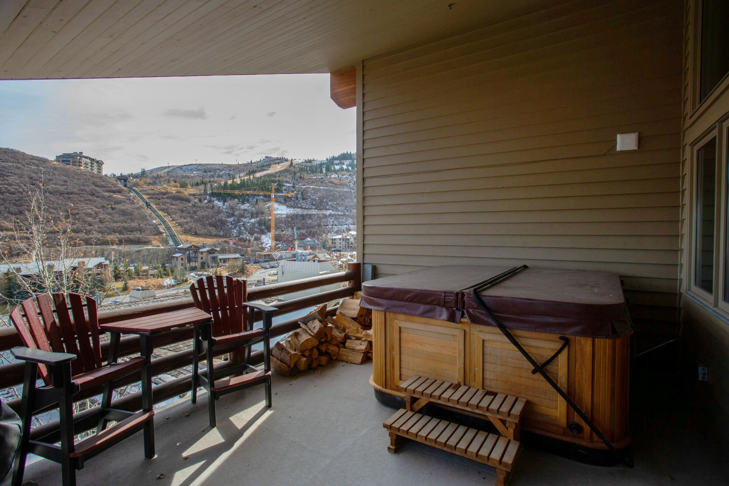 Balcony with Hot Tub