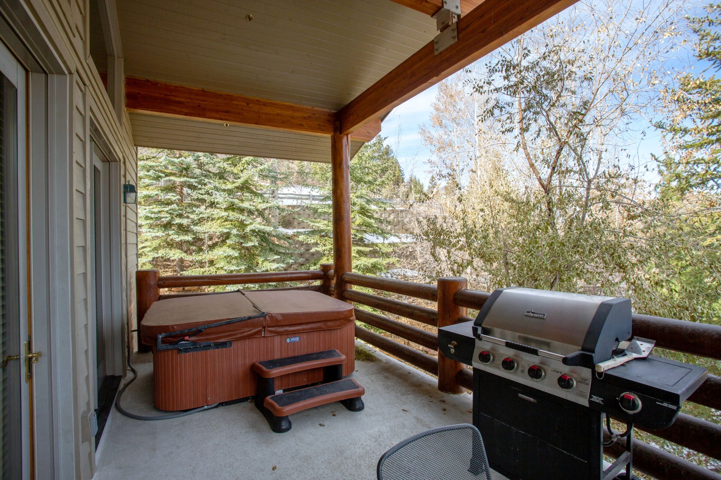 Balcony with Hot Tub