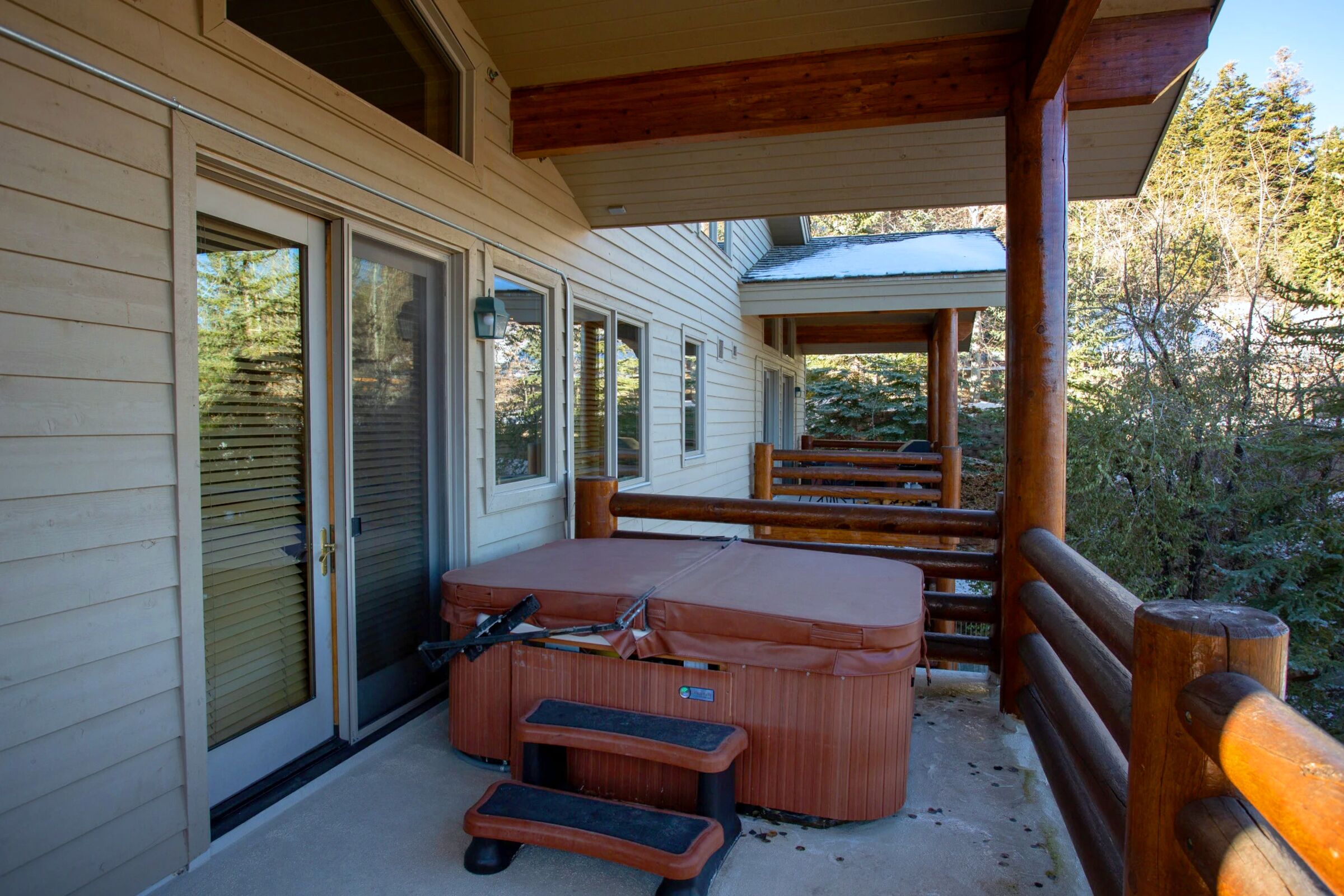 Balcony with Hot Tub