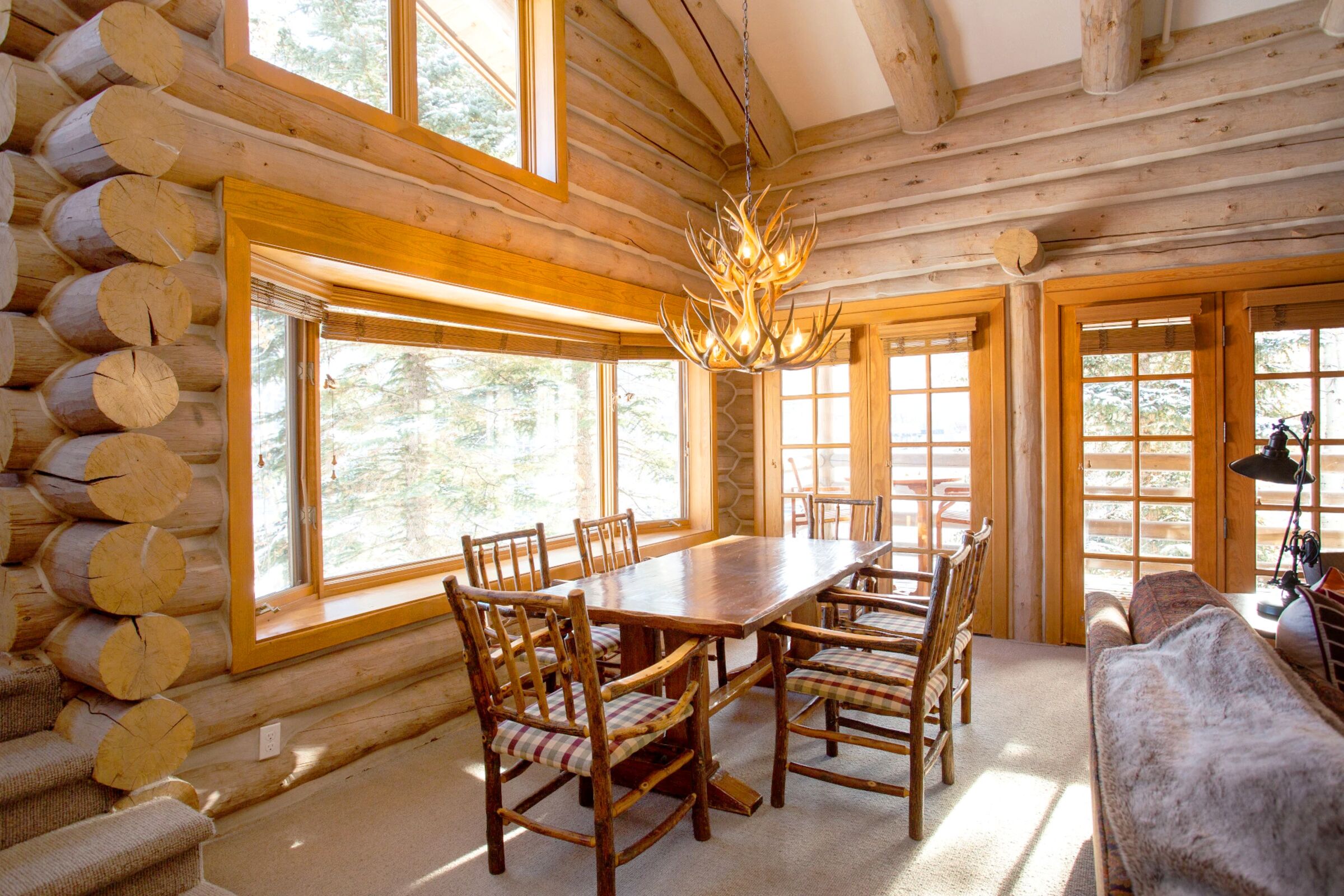 #01 - Dining Room