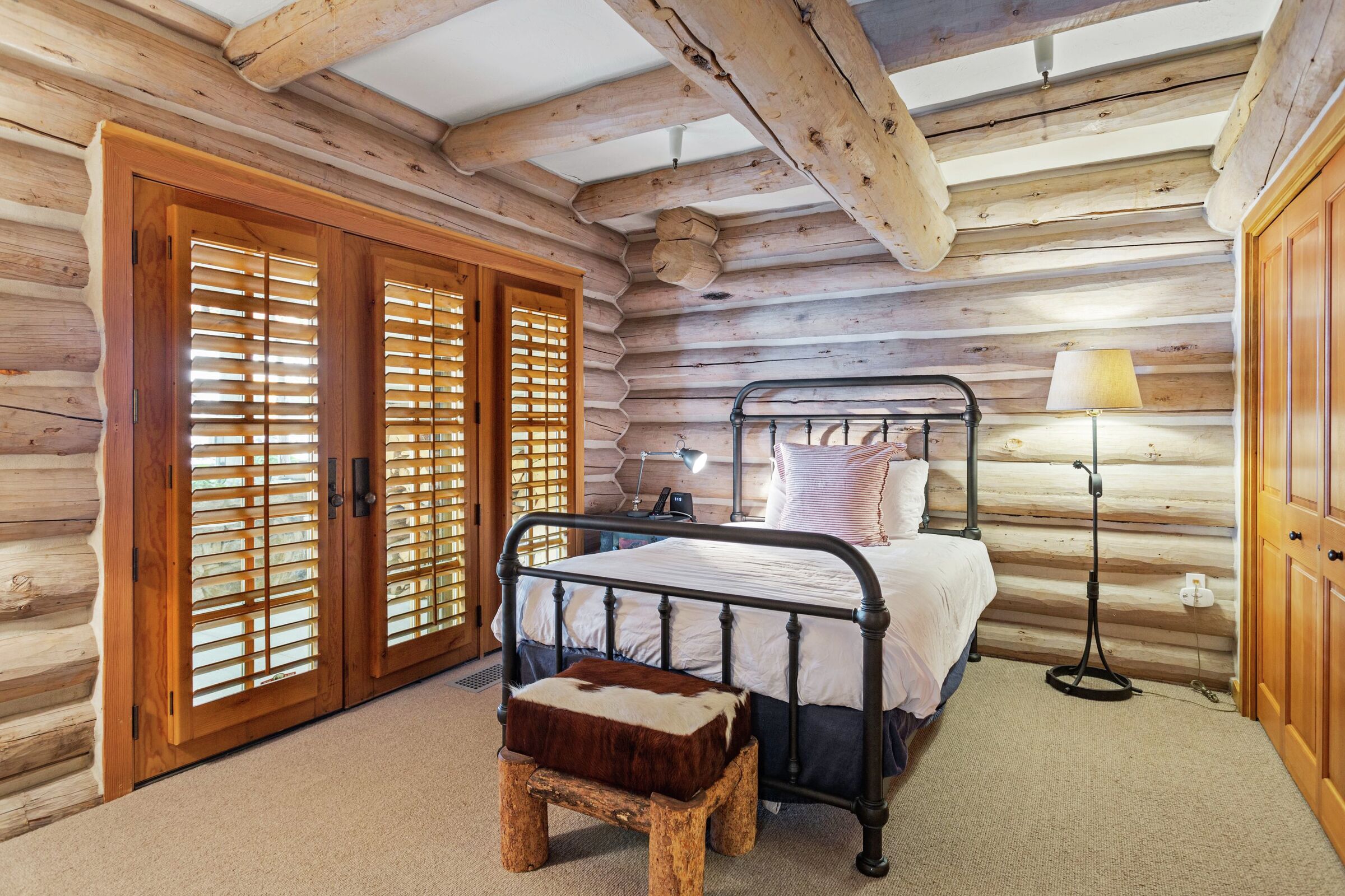 #02 - Bedroom