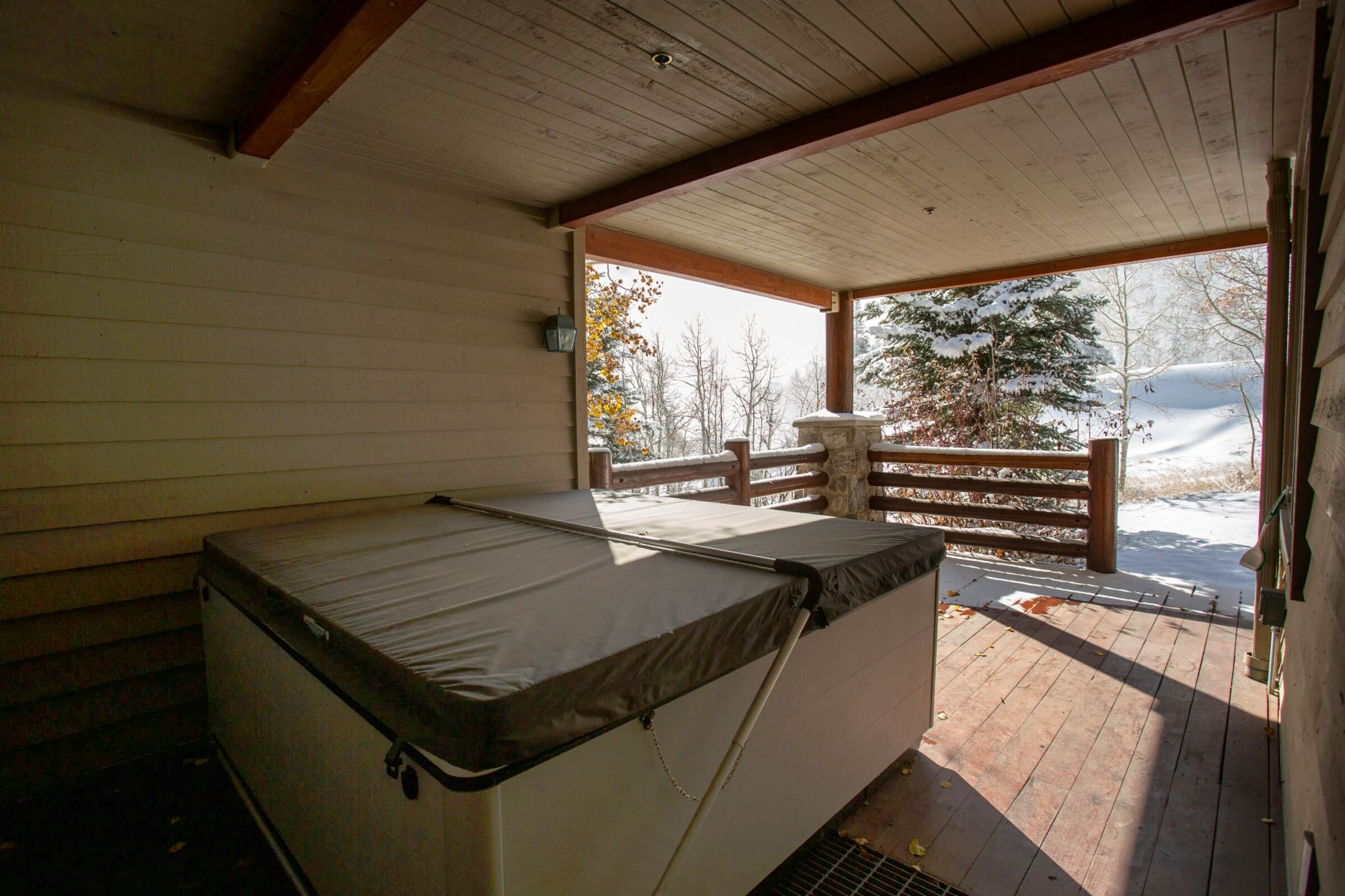 Balcony with Hot Tub