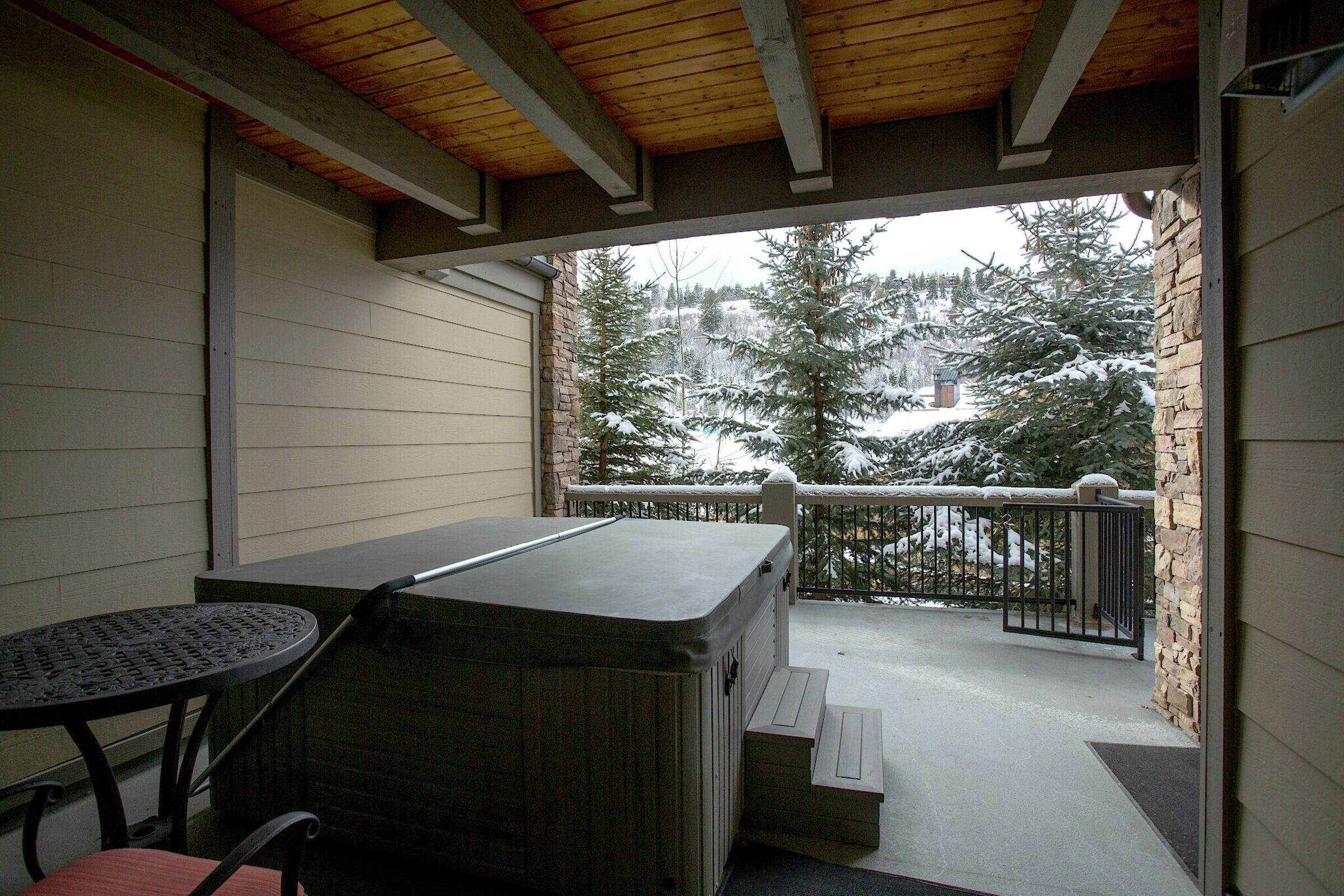 Balcony with Hot Tub
