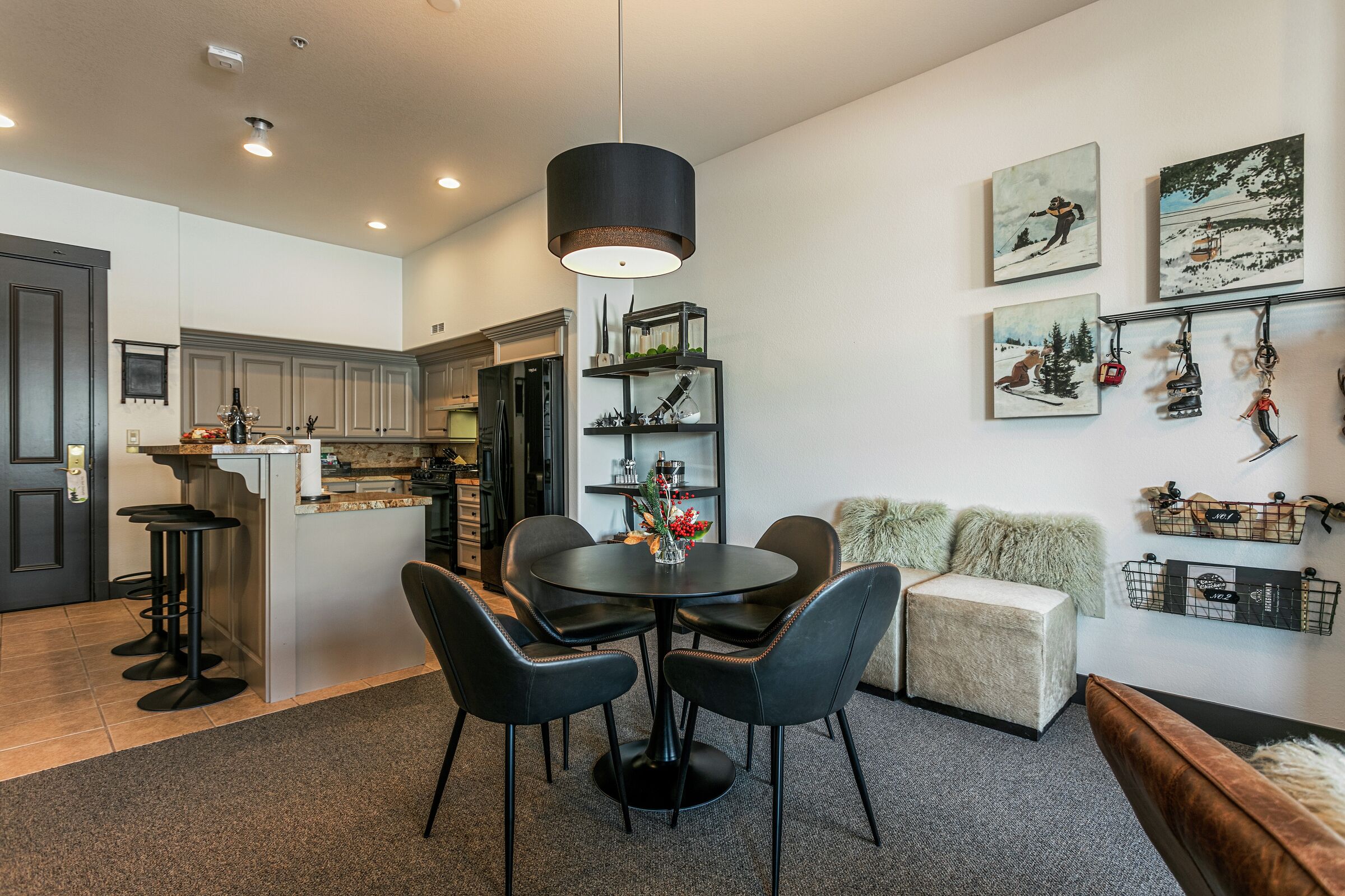 Dining Area & Kitchen