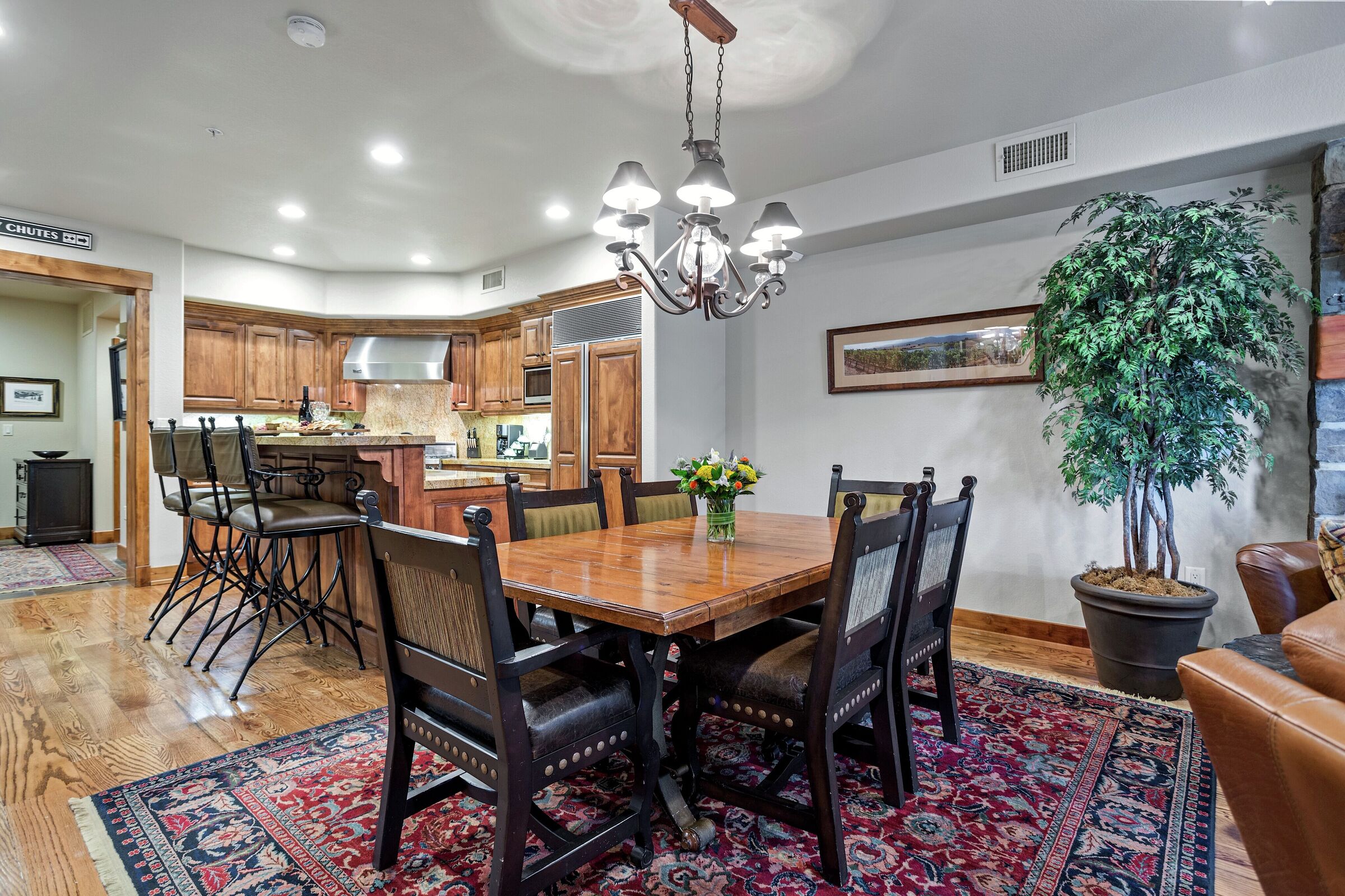 #111A - Dining Area & Kitchen