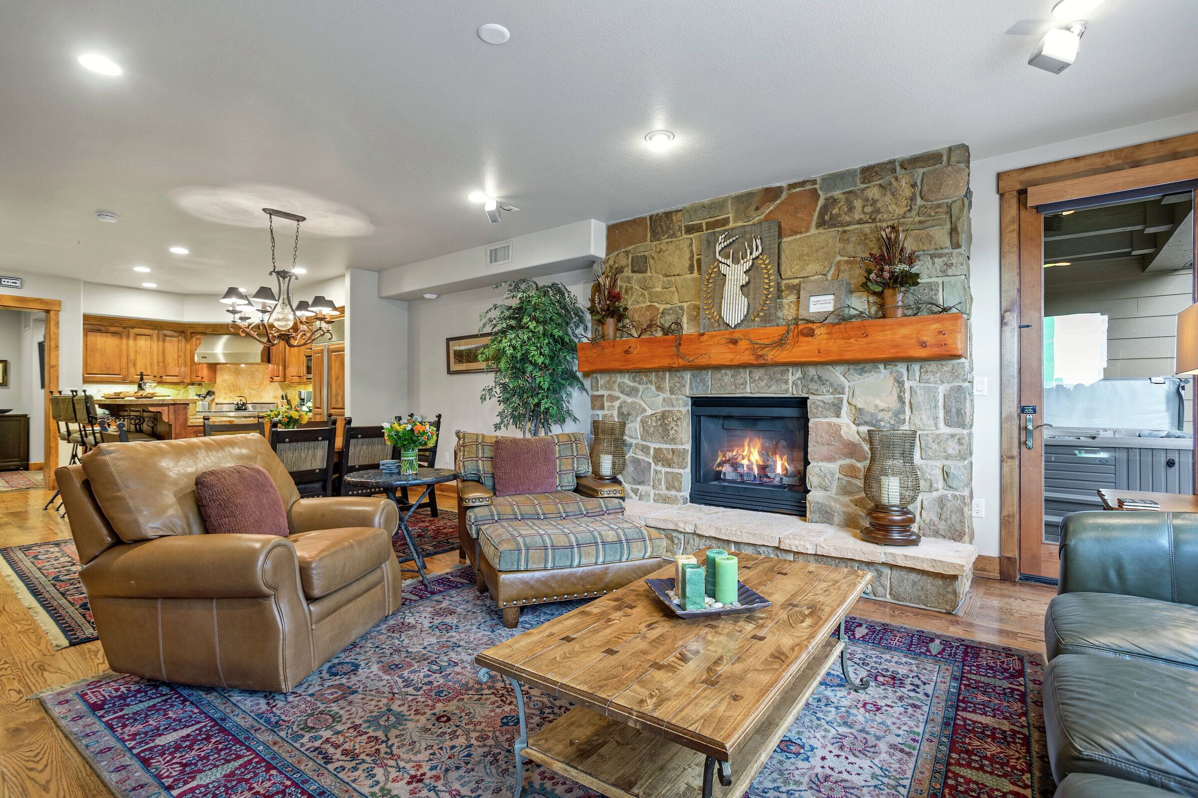 #111A - Living Area, Dining Area & Kitchen