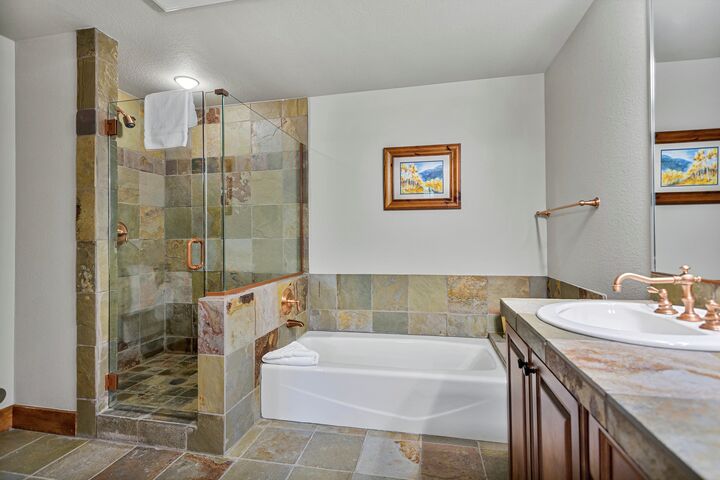 Master Ensuite Bathroom