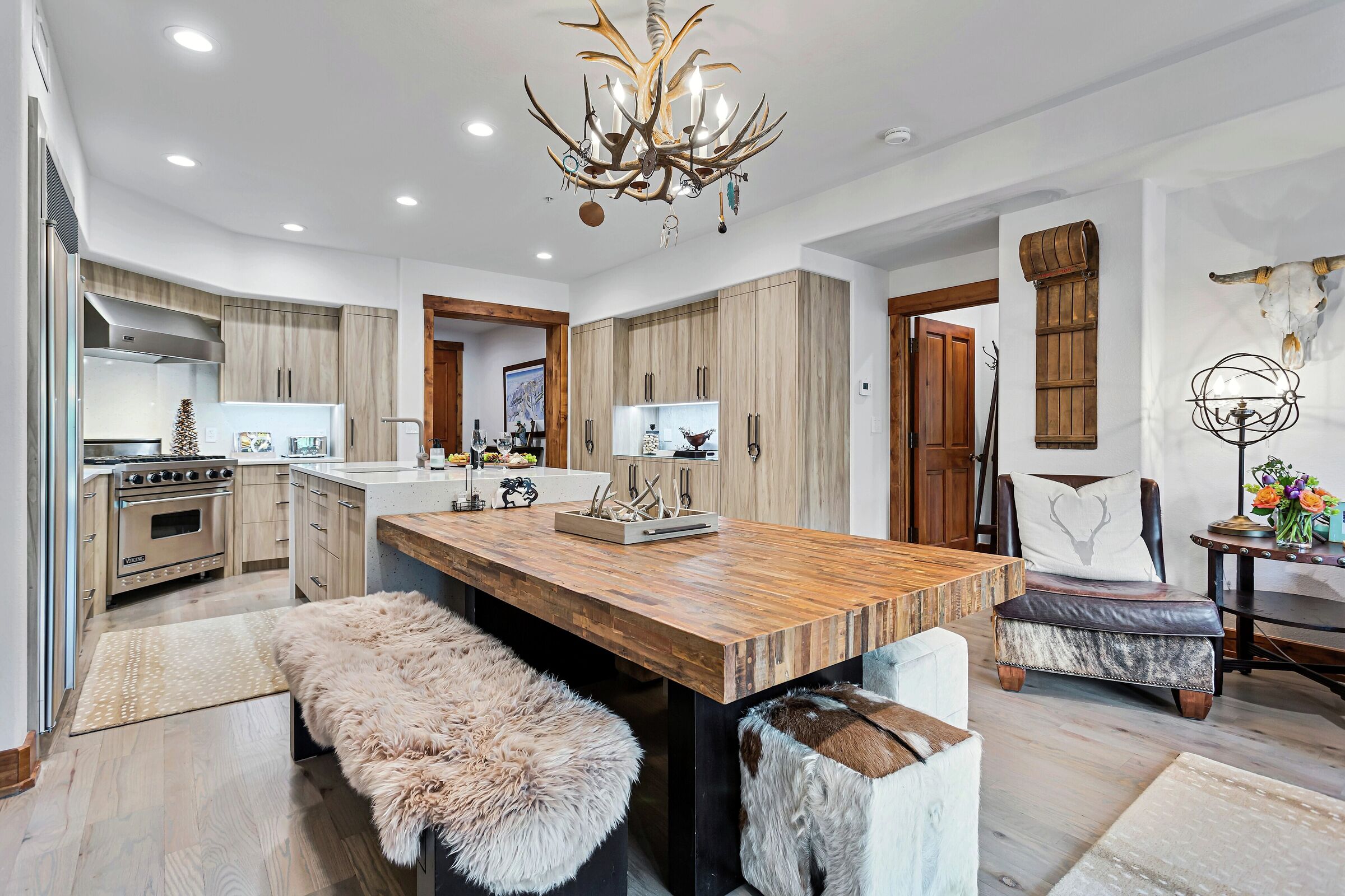 #132A - Dining Area & Kitchen