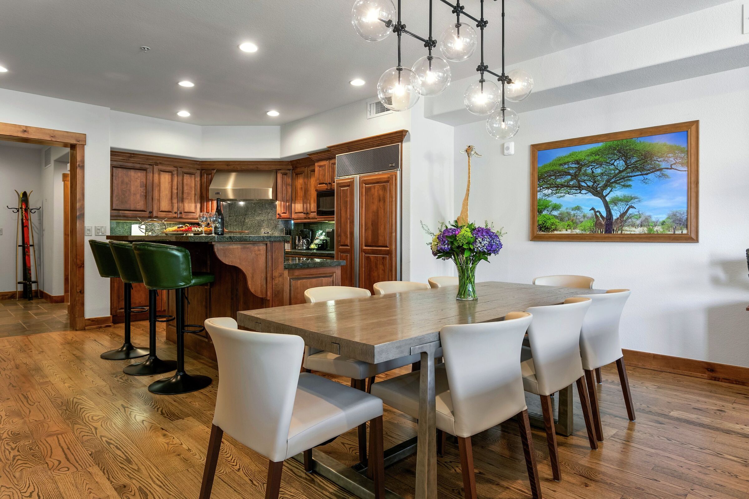 #121 - Dining Area & Kitchen