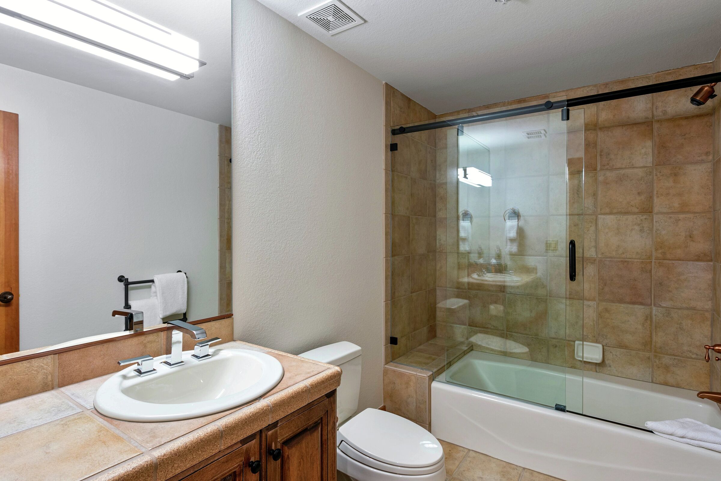 #121 - Ensuite Bathroom
