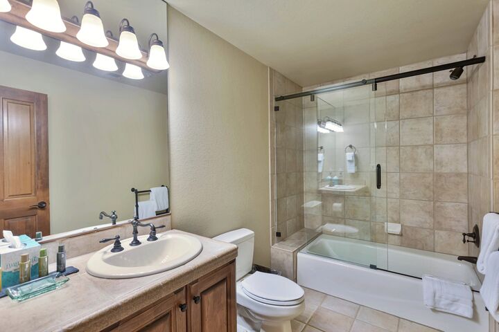 #131 - Ensuite Bathroom