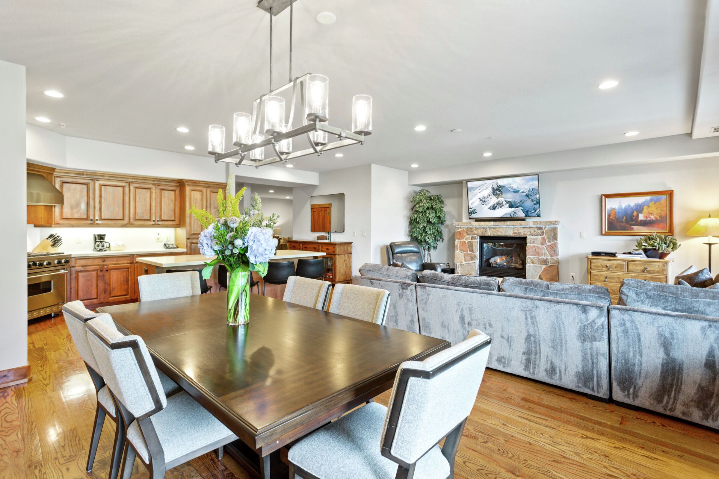 #211 - Dining Room