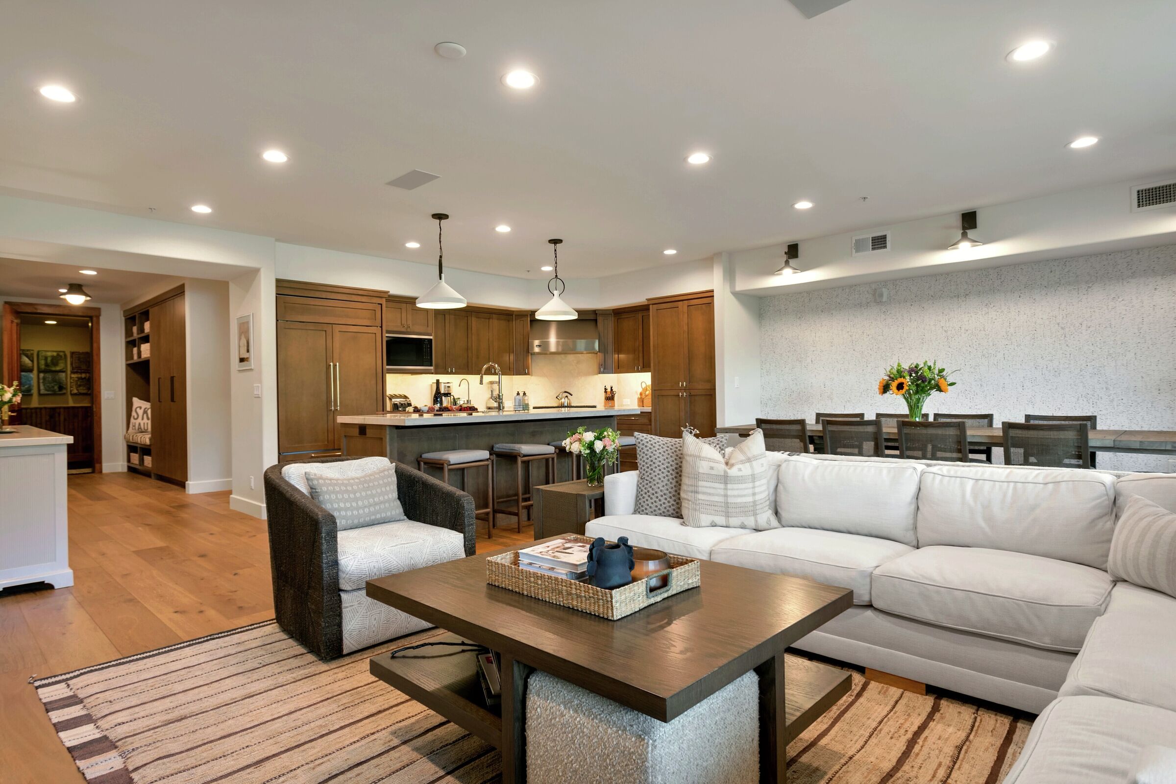 #232 - Living Area, Dining Area & Kitchen