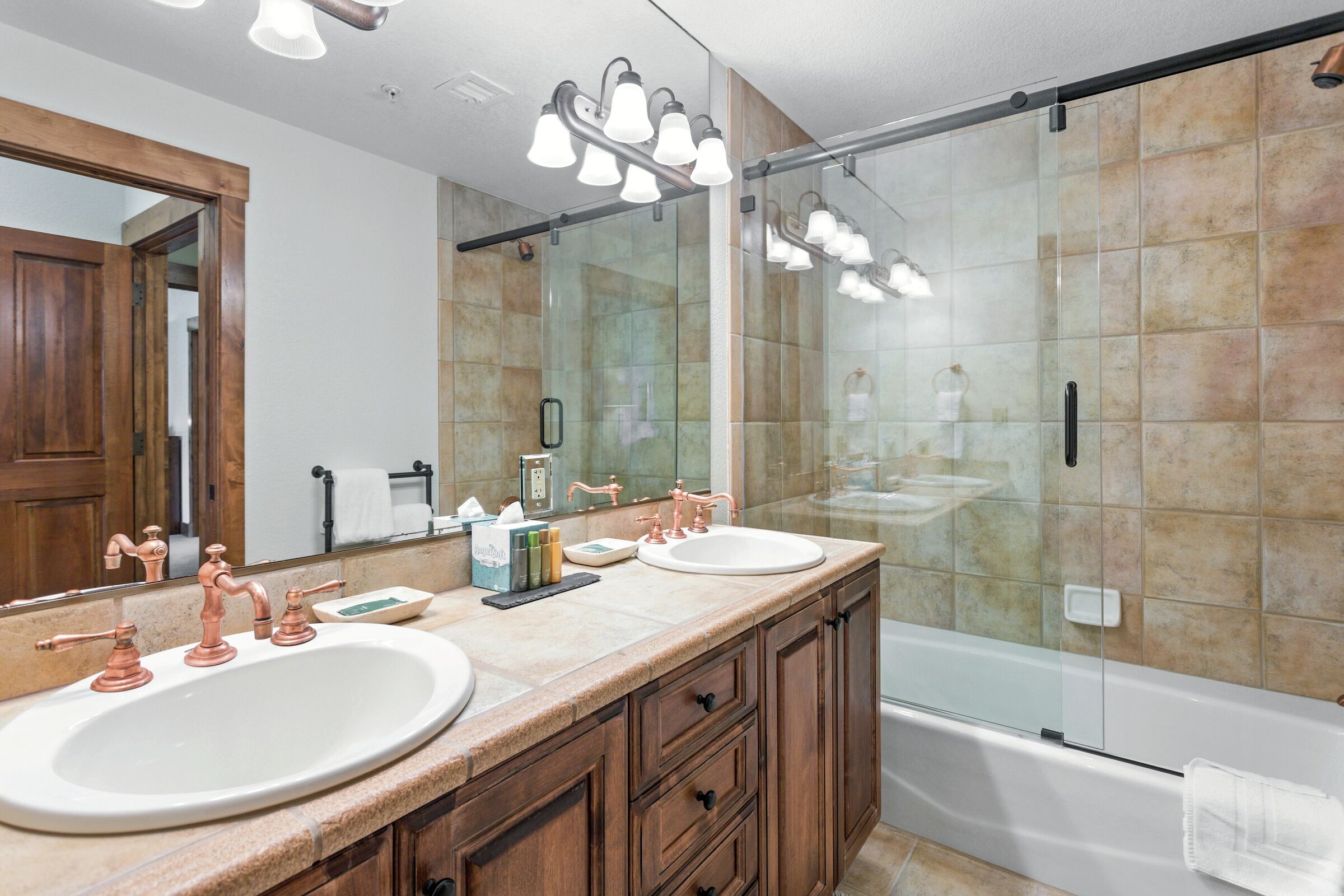 #321 - Ensuite Bathroom