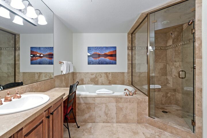 Master Ensuite Bathroom