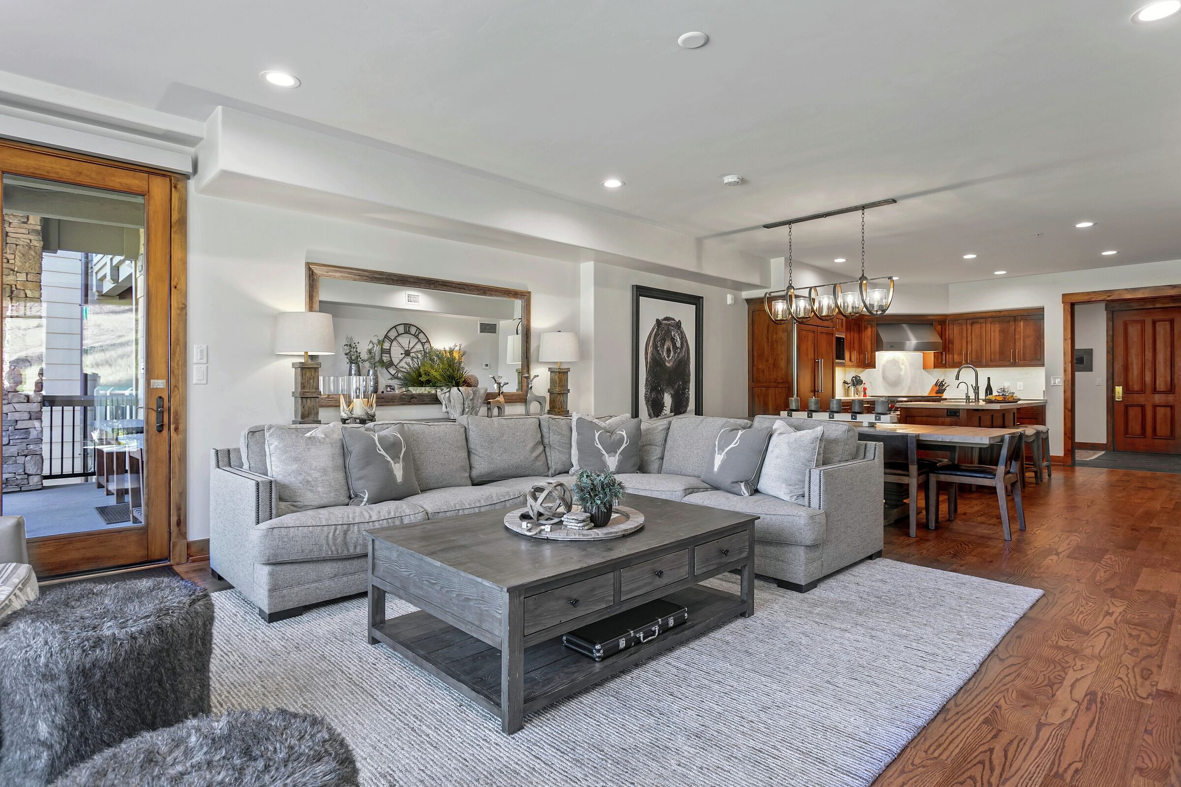 #333 - Living Area, Dining Area & Kitchen