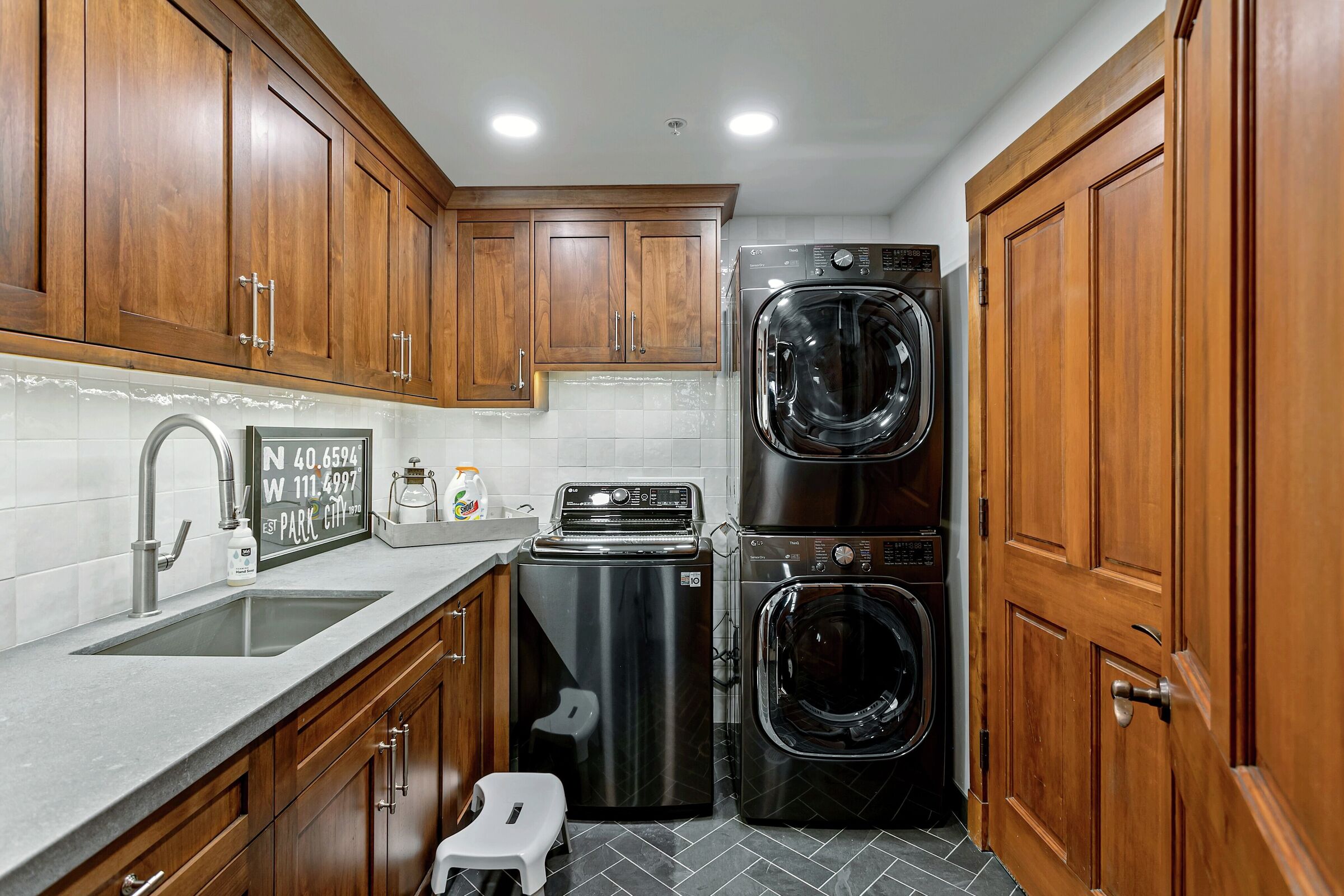 #333 - Laundry Room