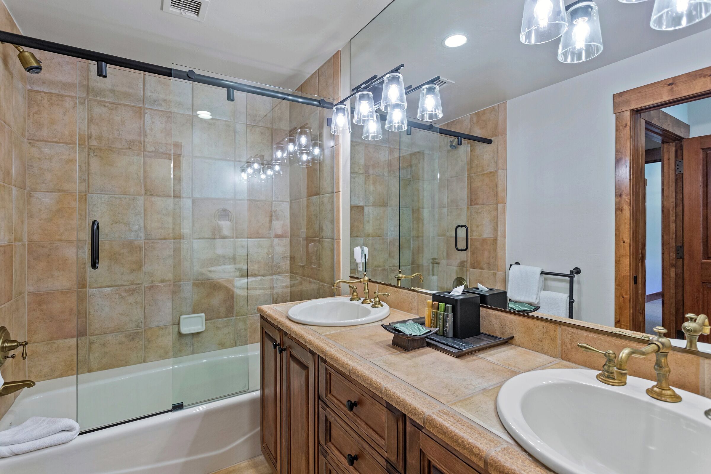#342 - Ensuite Bathroom