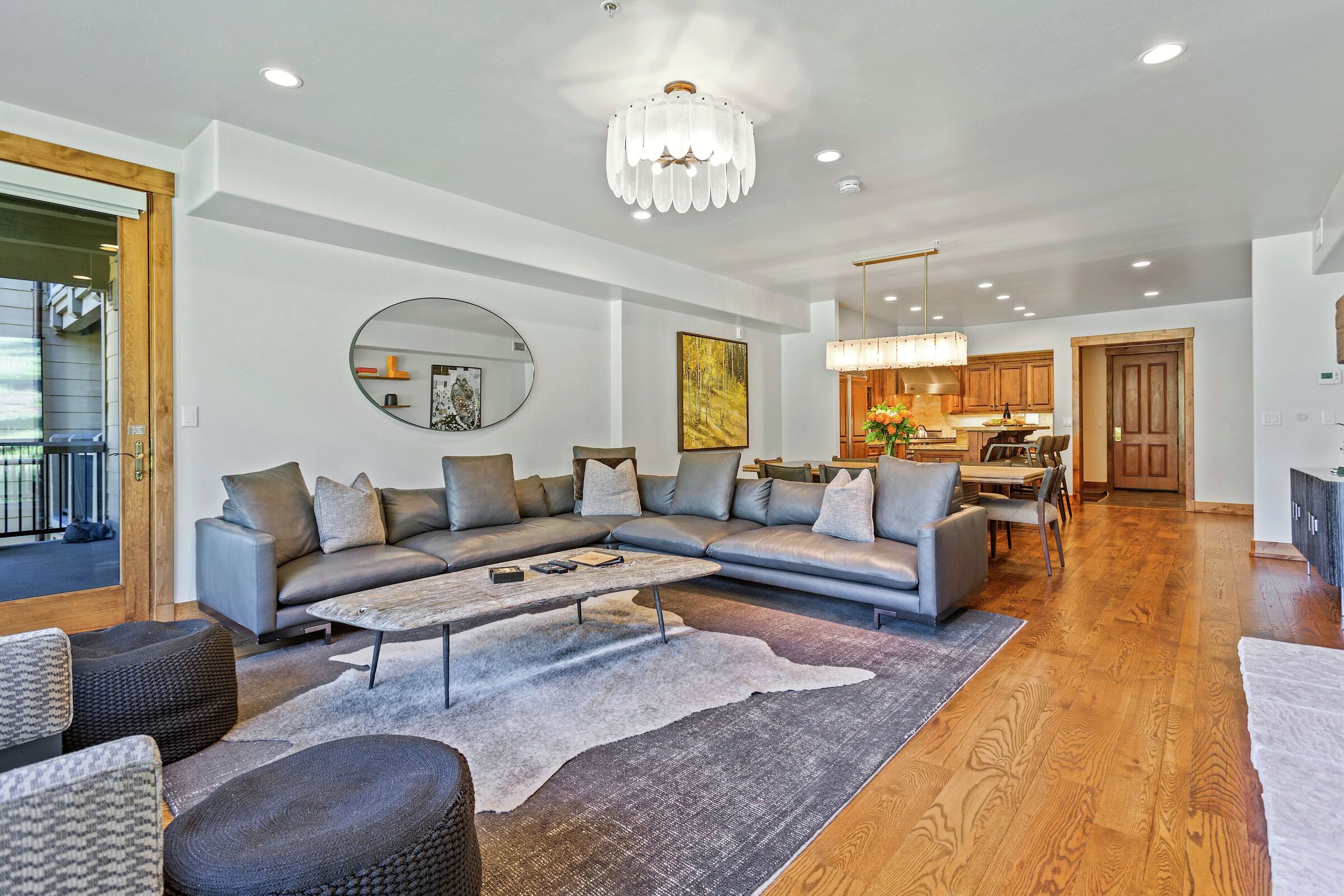 #342 - Living Area, Dining Area & Kitchen