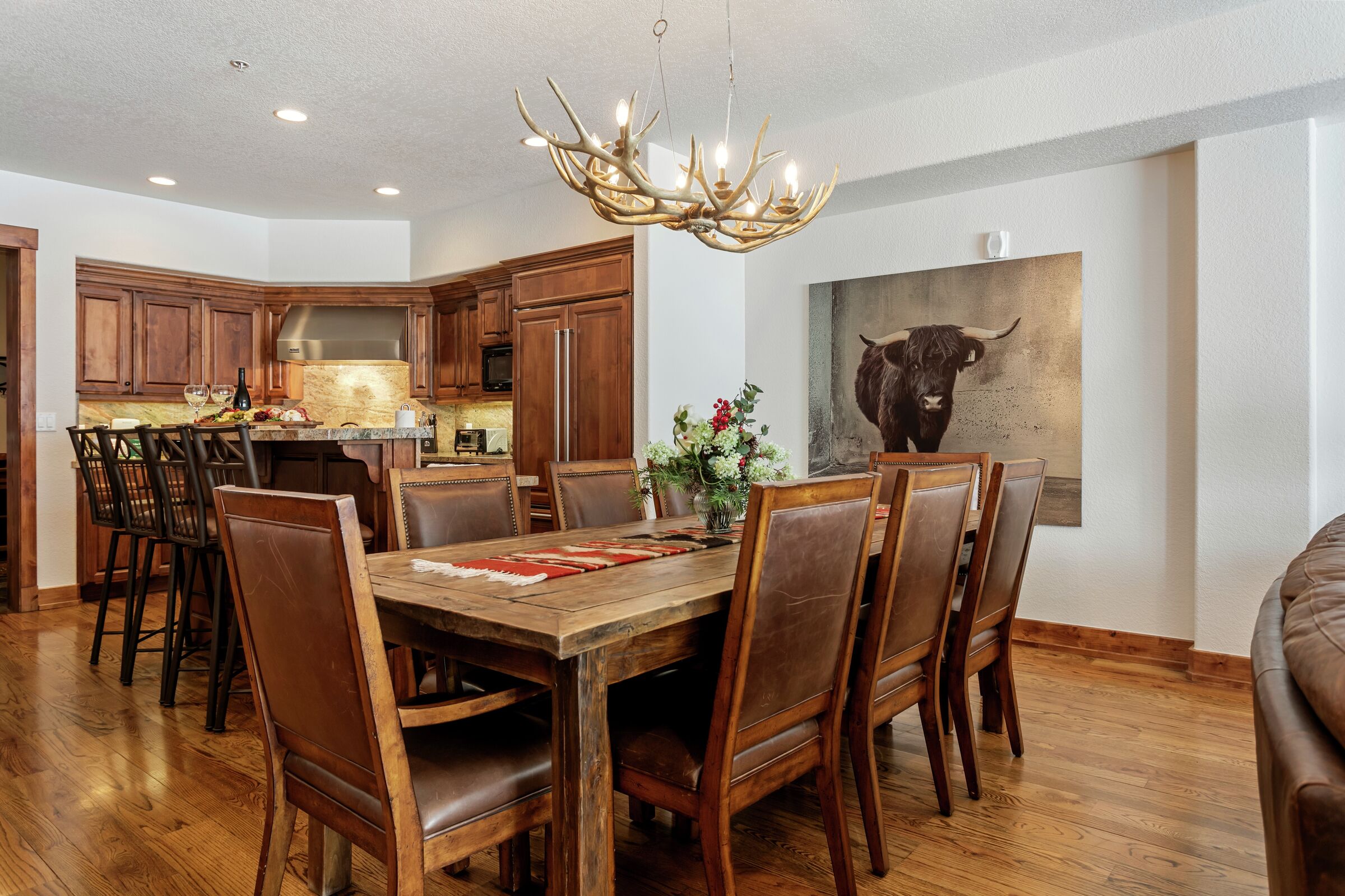 Dining Area & Kitchen