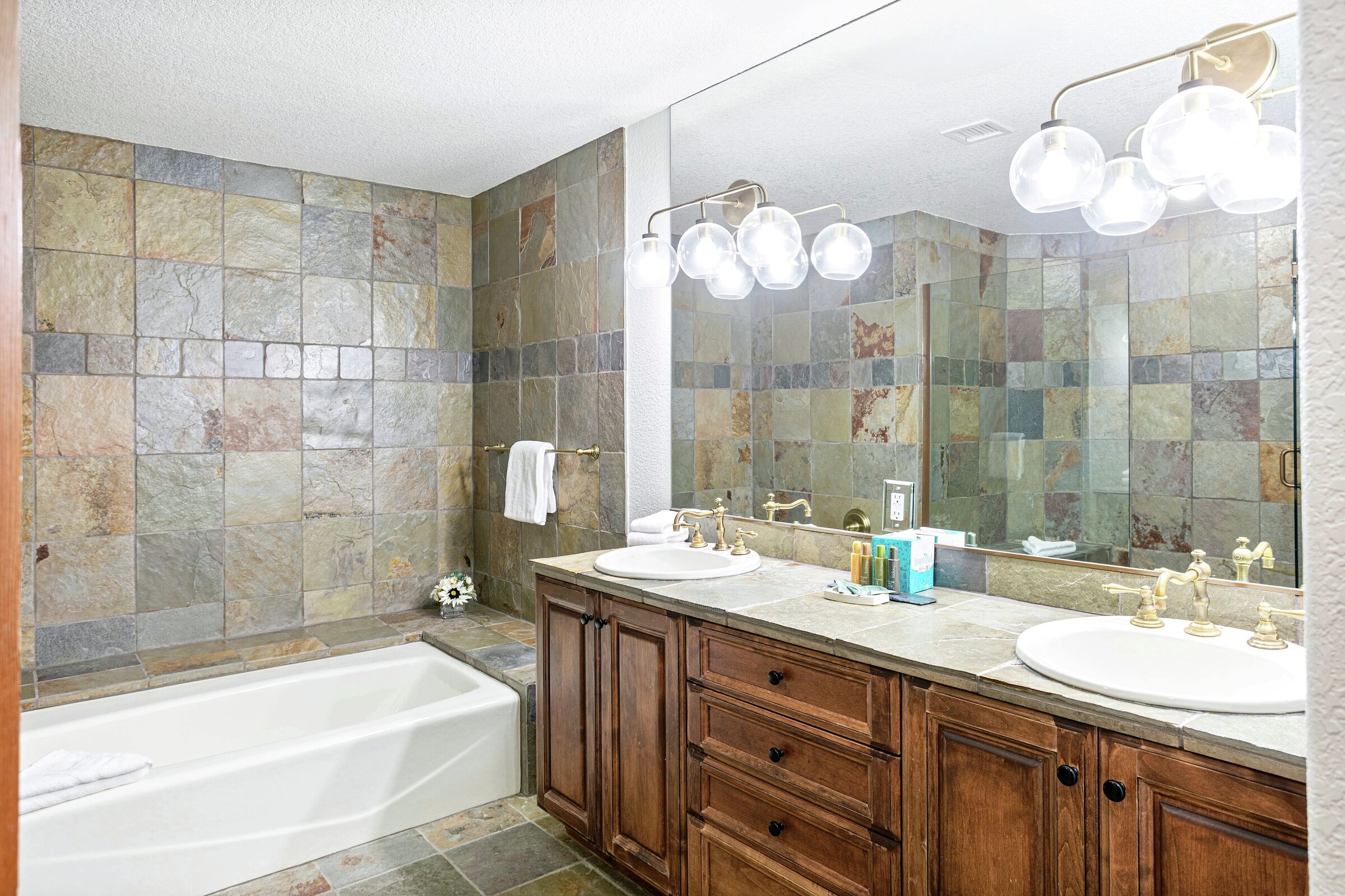 Master Ensuite Bathroom
