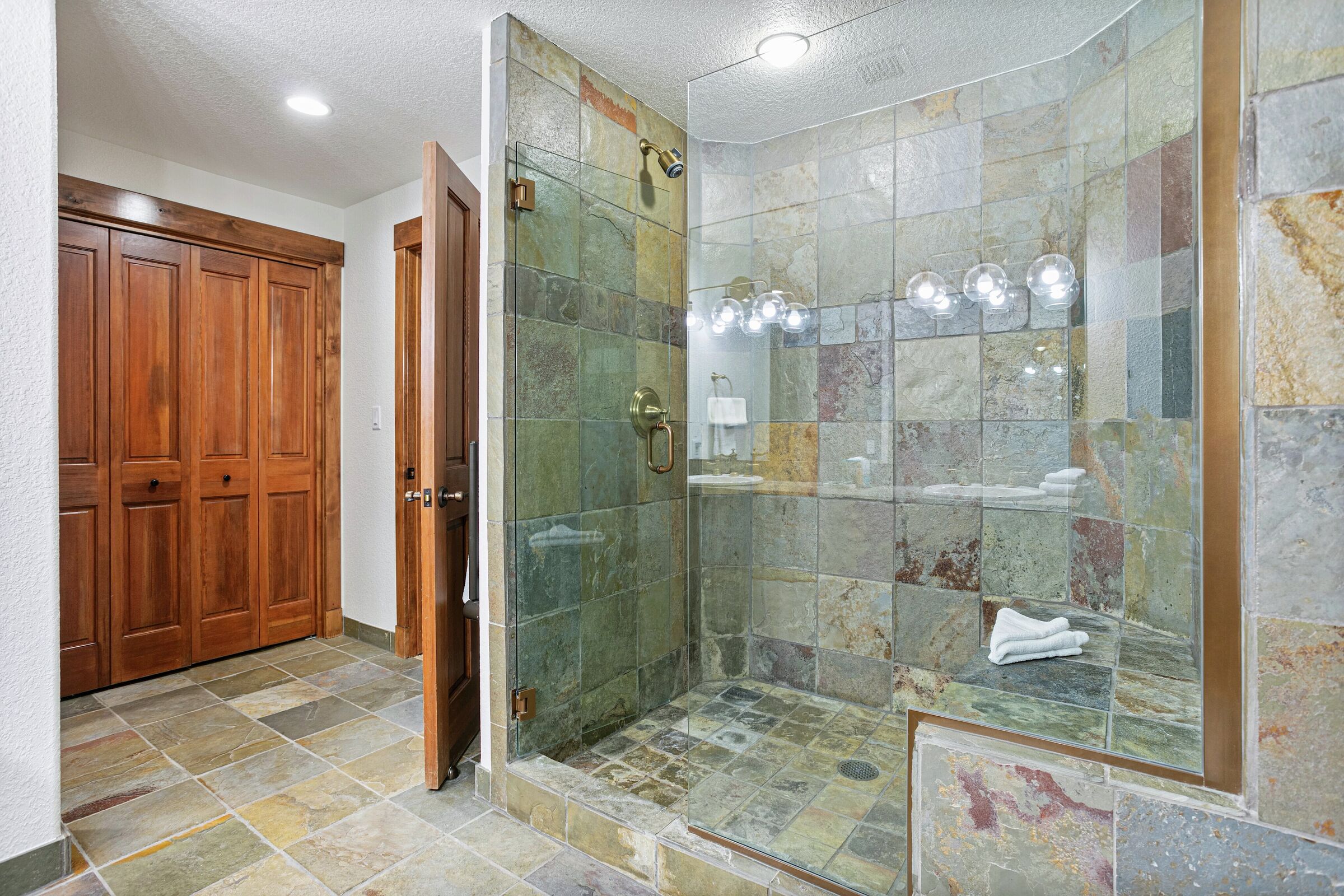 Master Ensuite Bathroom