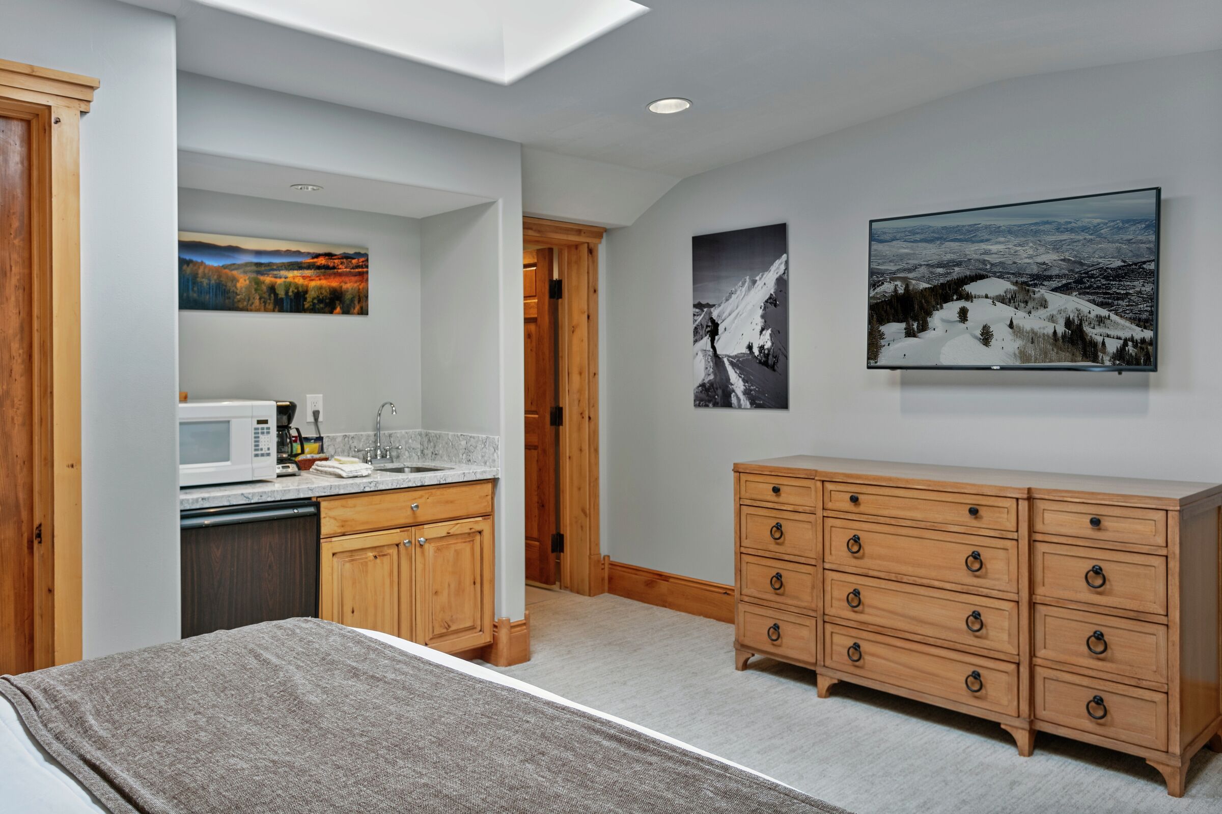 Deluxe Hotel Room