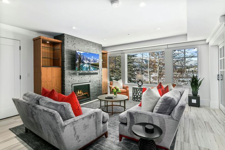 1 Bdrm - Living Area