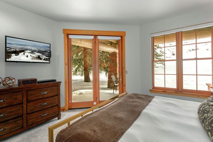 2 Bdrm Suite - Master Bedroom
