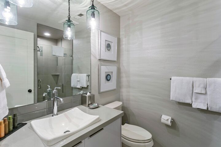 2 Bdrm Suite - Bathroom