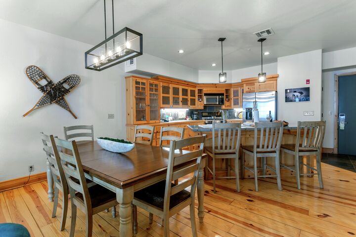 2 Bdrm Suite - Dining Area