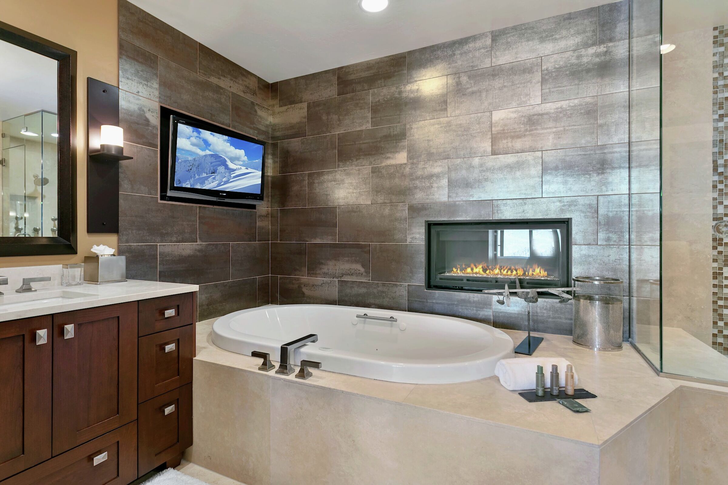 #603 - Master Ensuite Bathroom