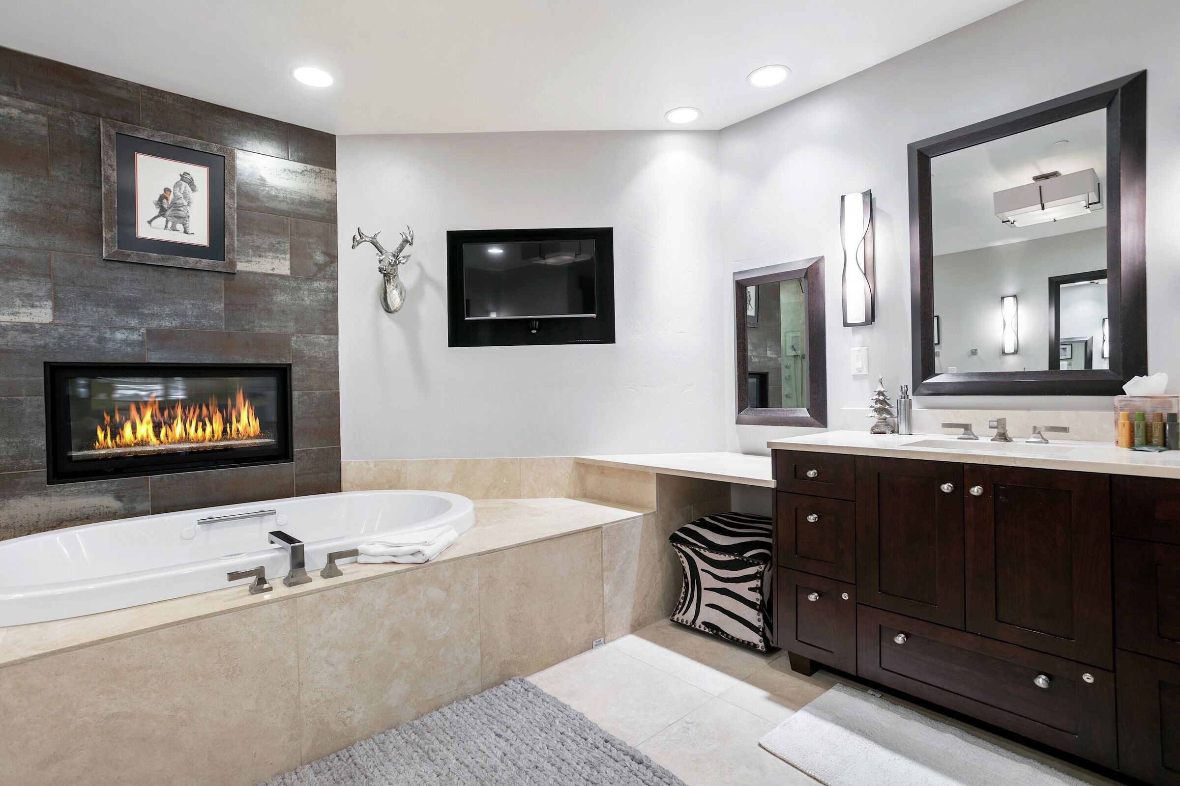 #208 - Master Ensuite Bathroom