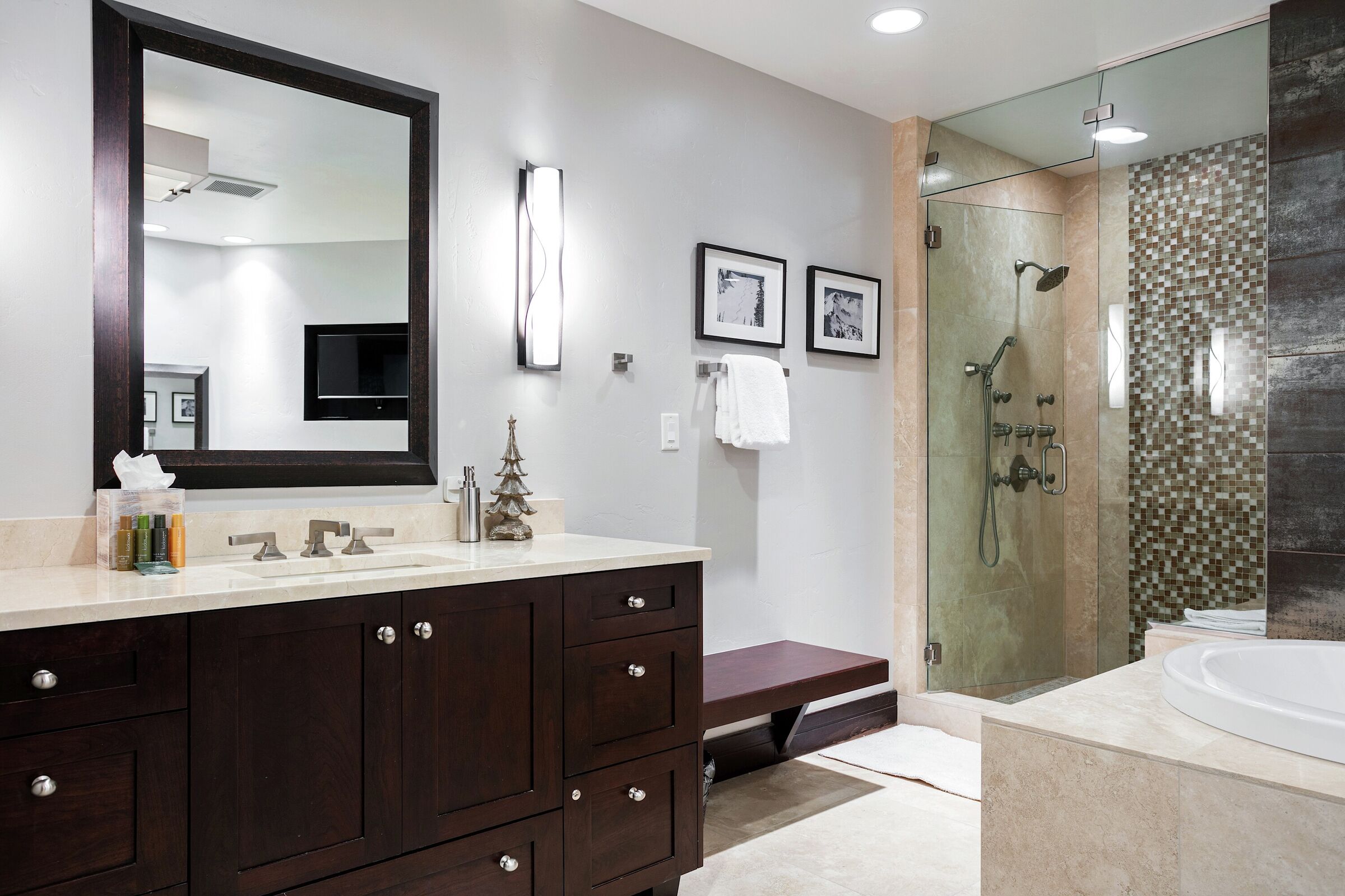 #208 - Master Ensuite Bathroom