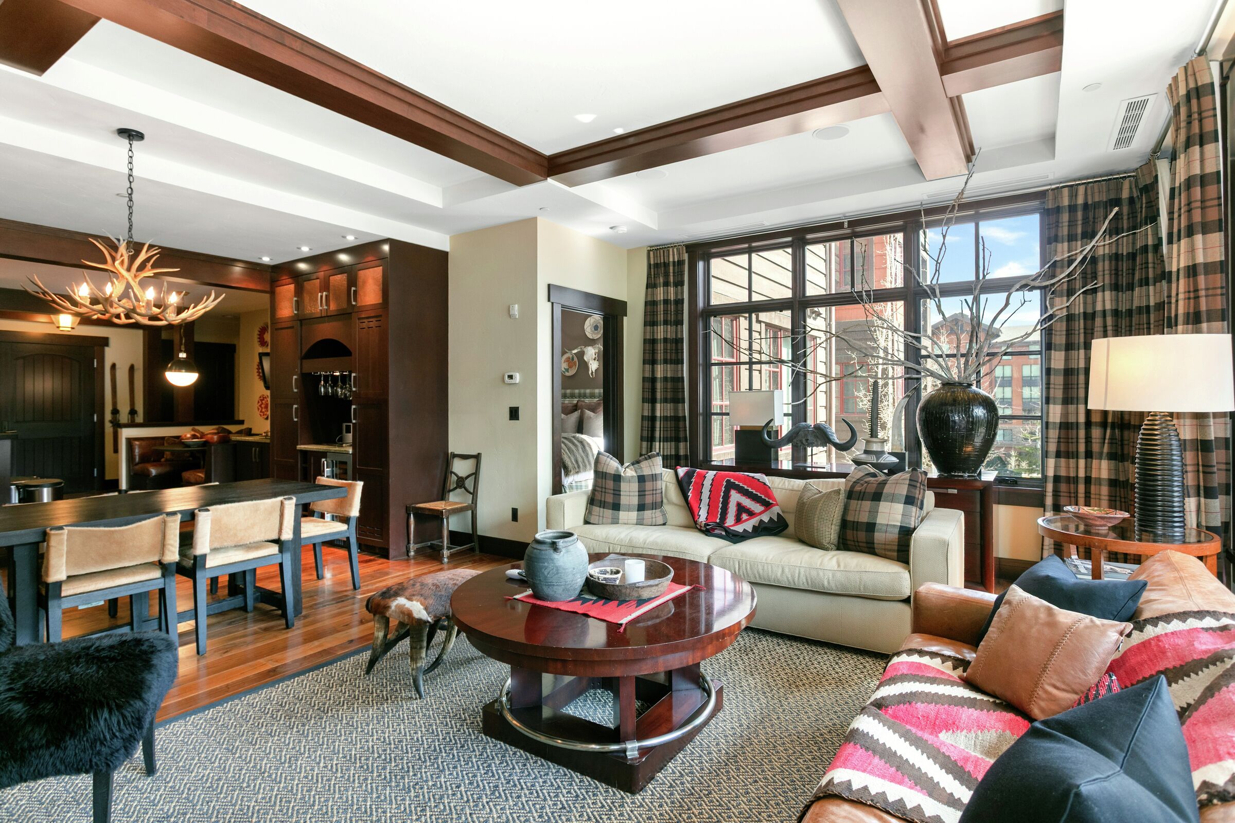 Living Area & Dining Area