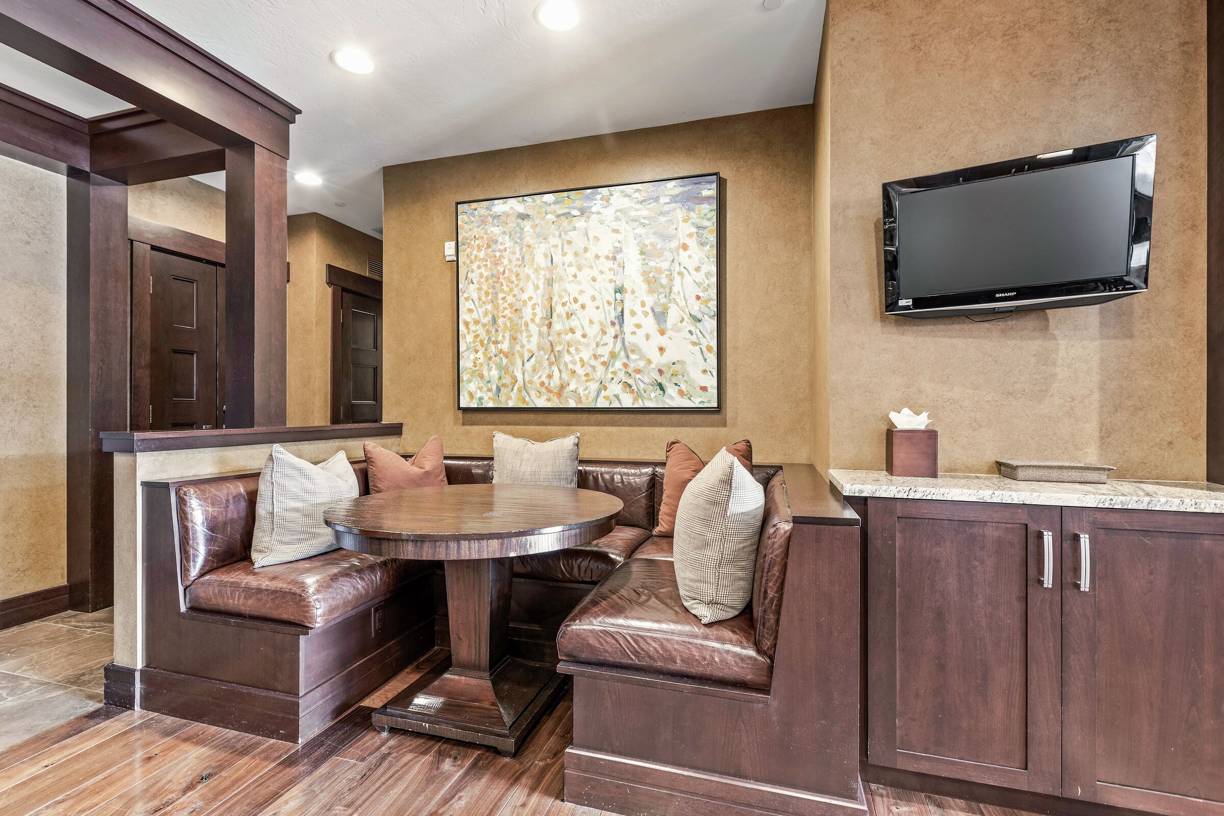 #506 - Dining Area