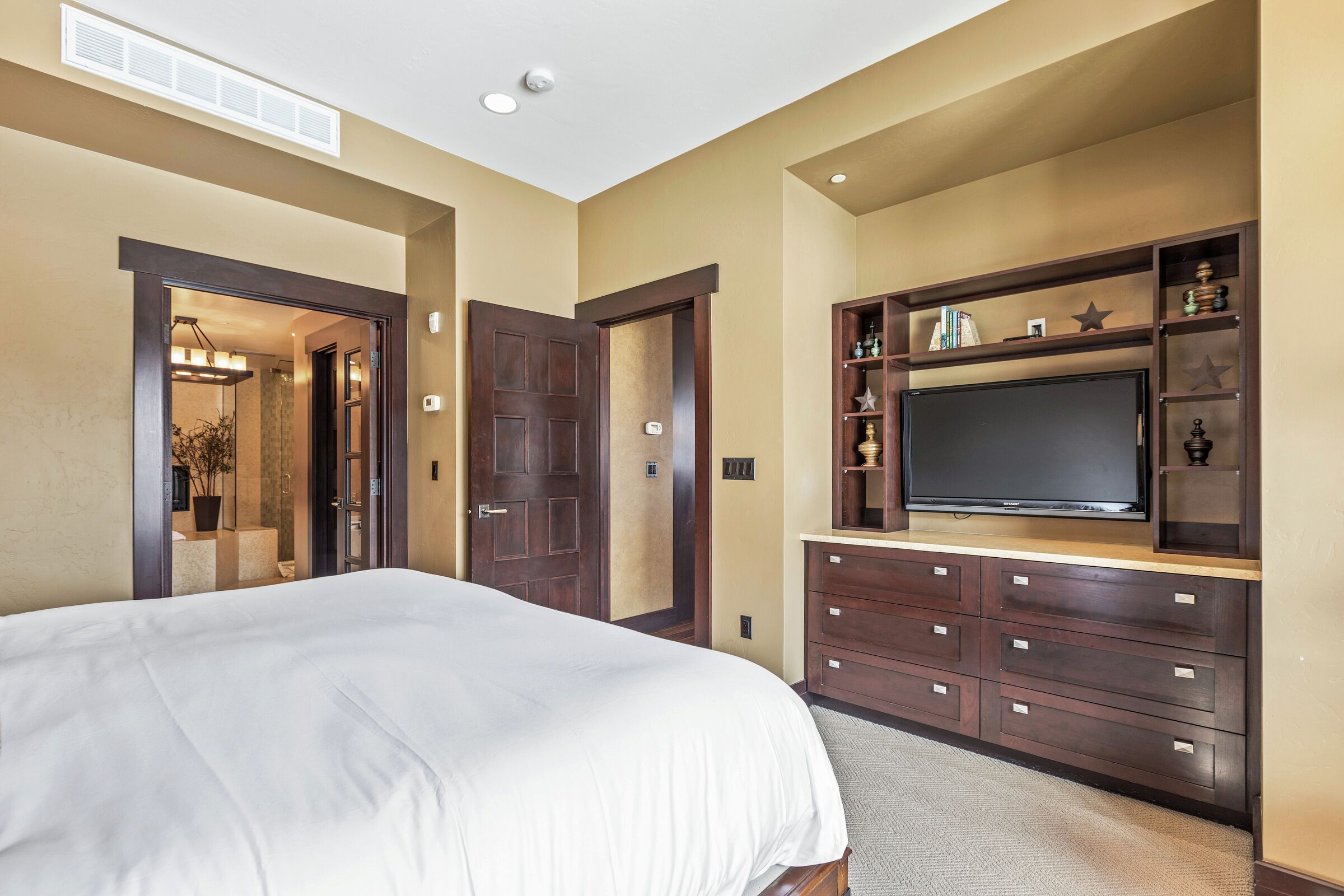 #506 - Master Bedroom
