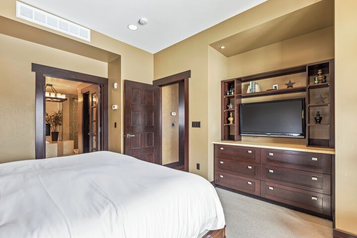 #506 - Master Bedroom