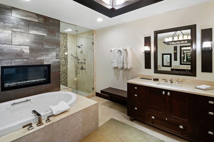 #102 - Master Ensuite Bathroom