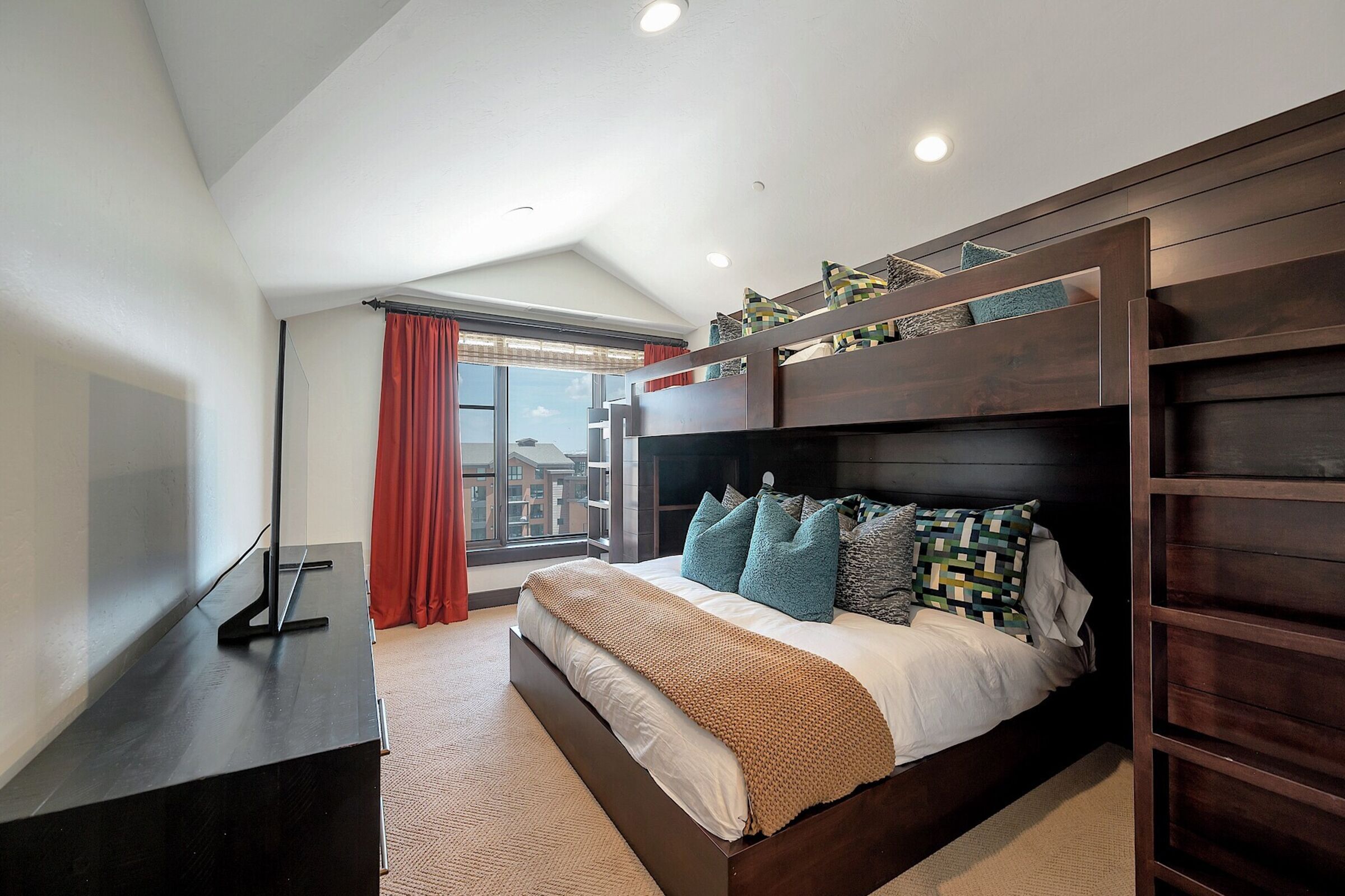 #501 - Bedroom