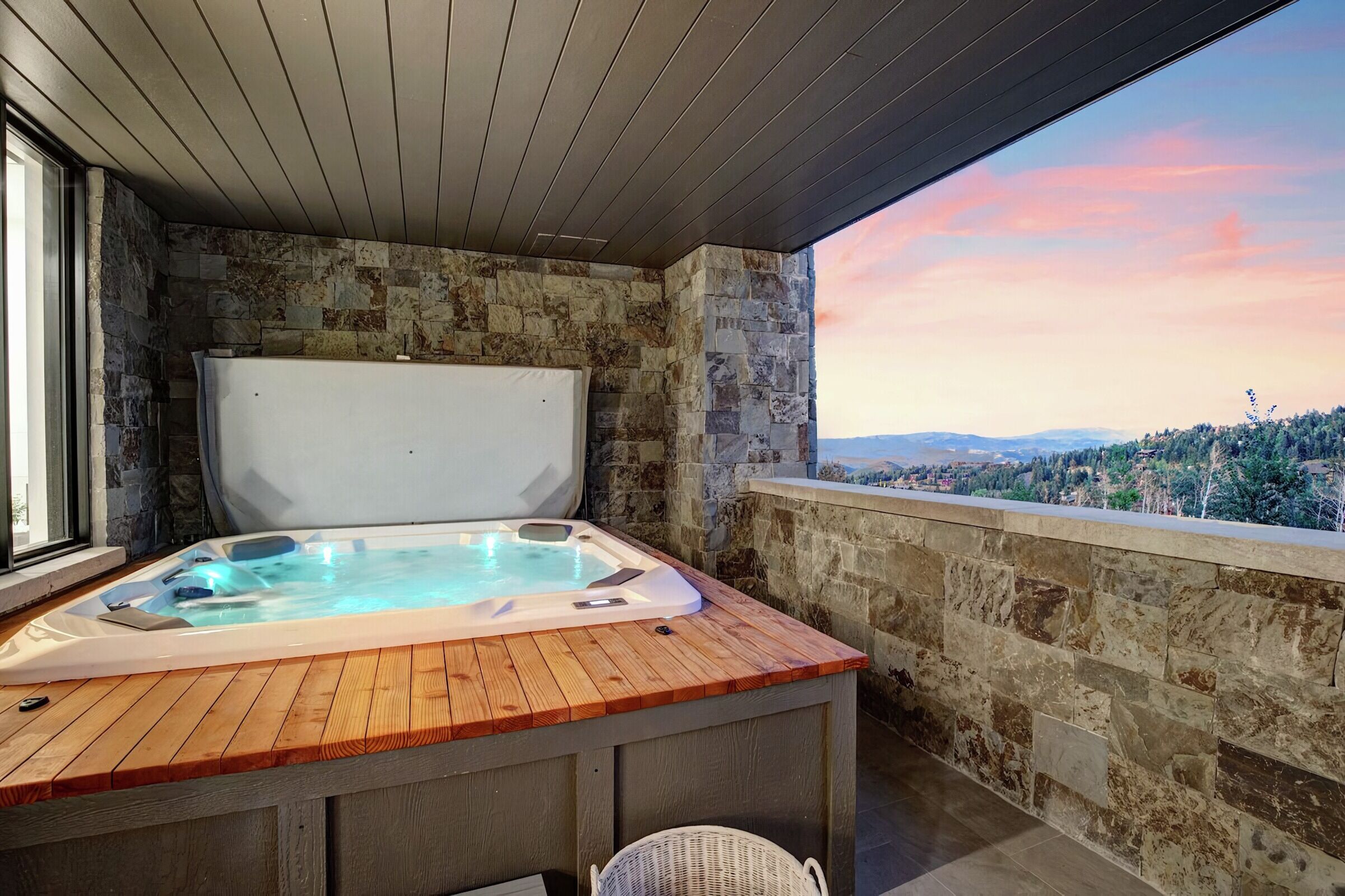 Balcony with Hot Tub