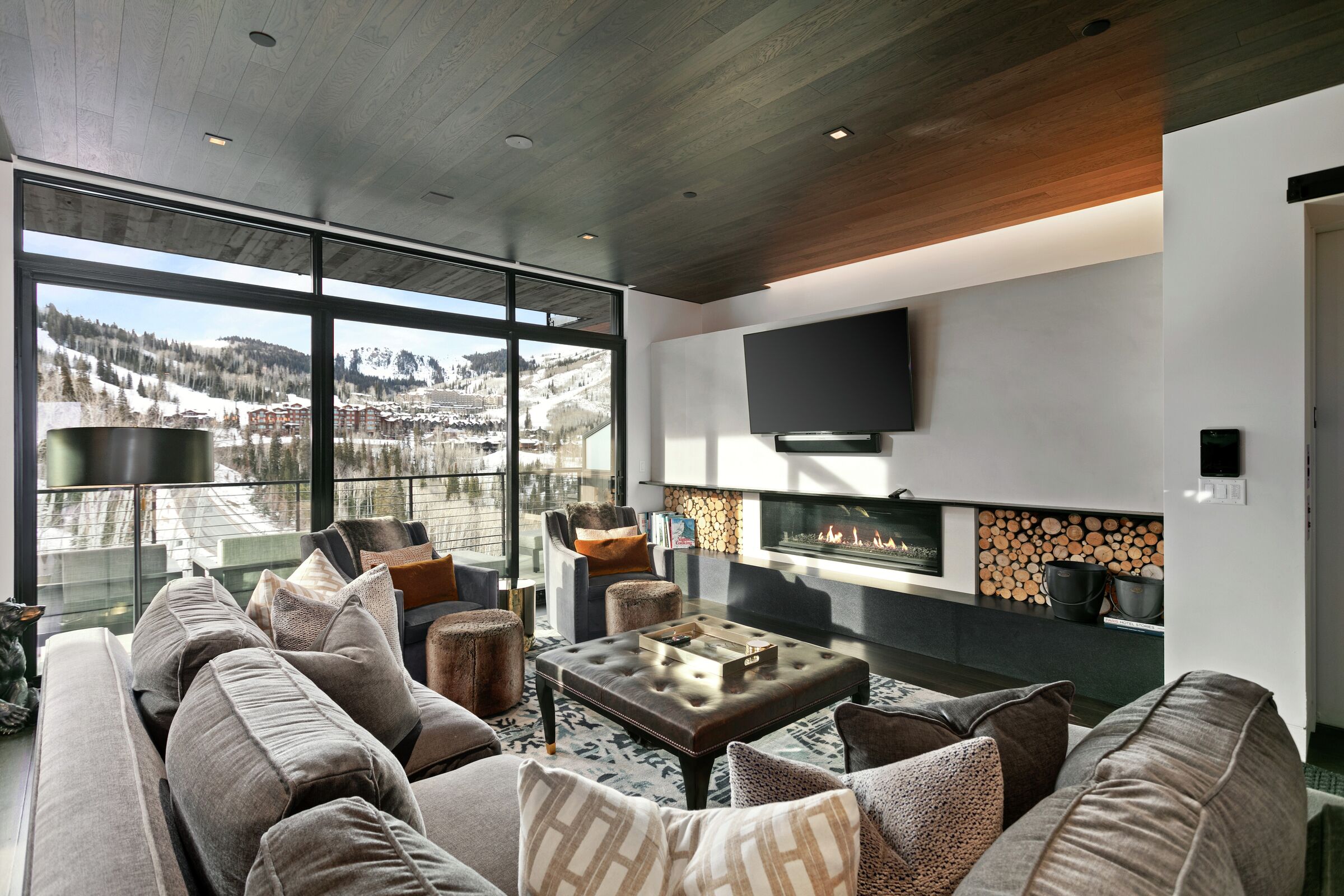 #404 - Living Area