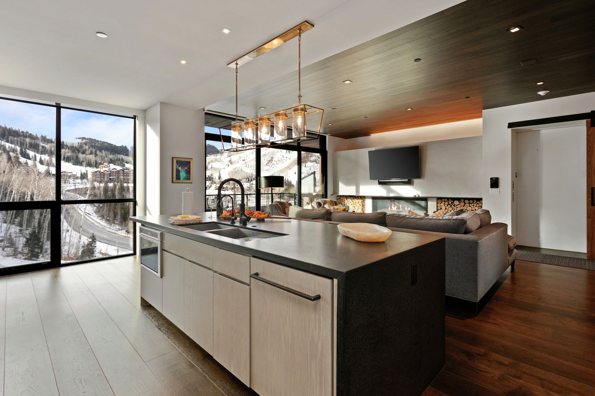 #404 - Kitchen